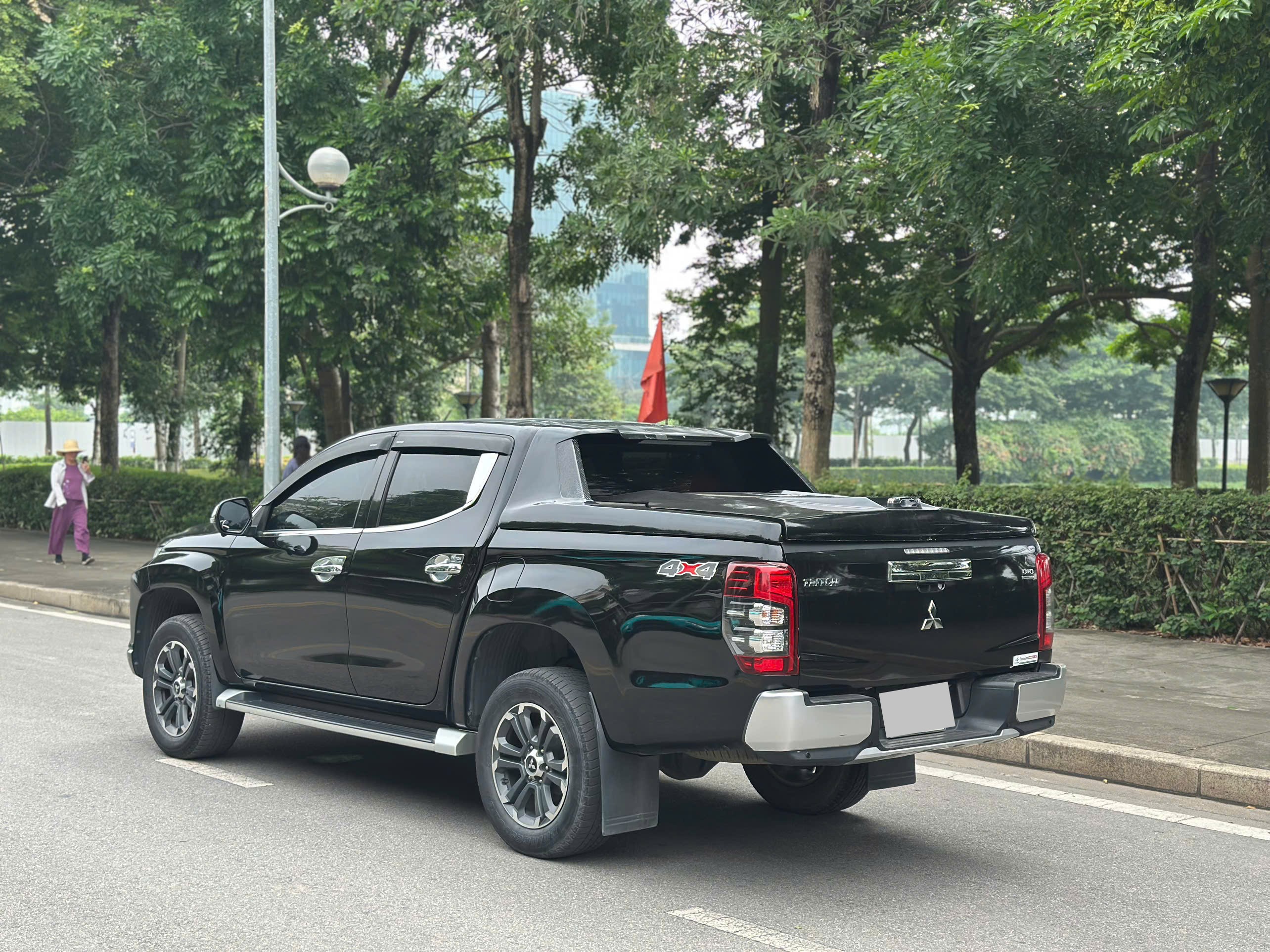 Mitsubishi Triton 4x4 AT Mivec 2019 màu đen
