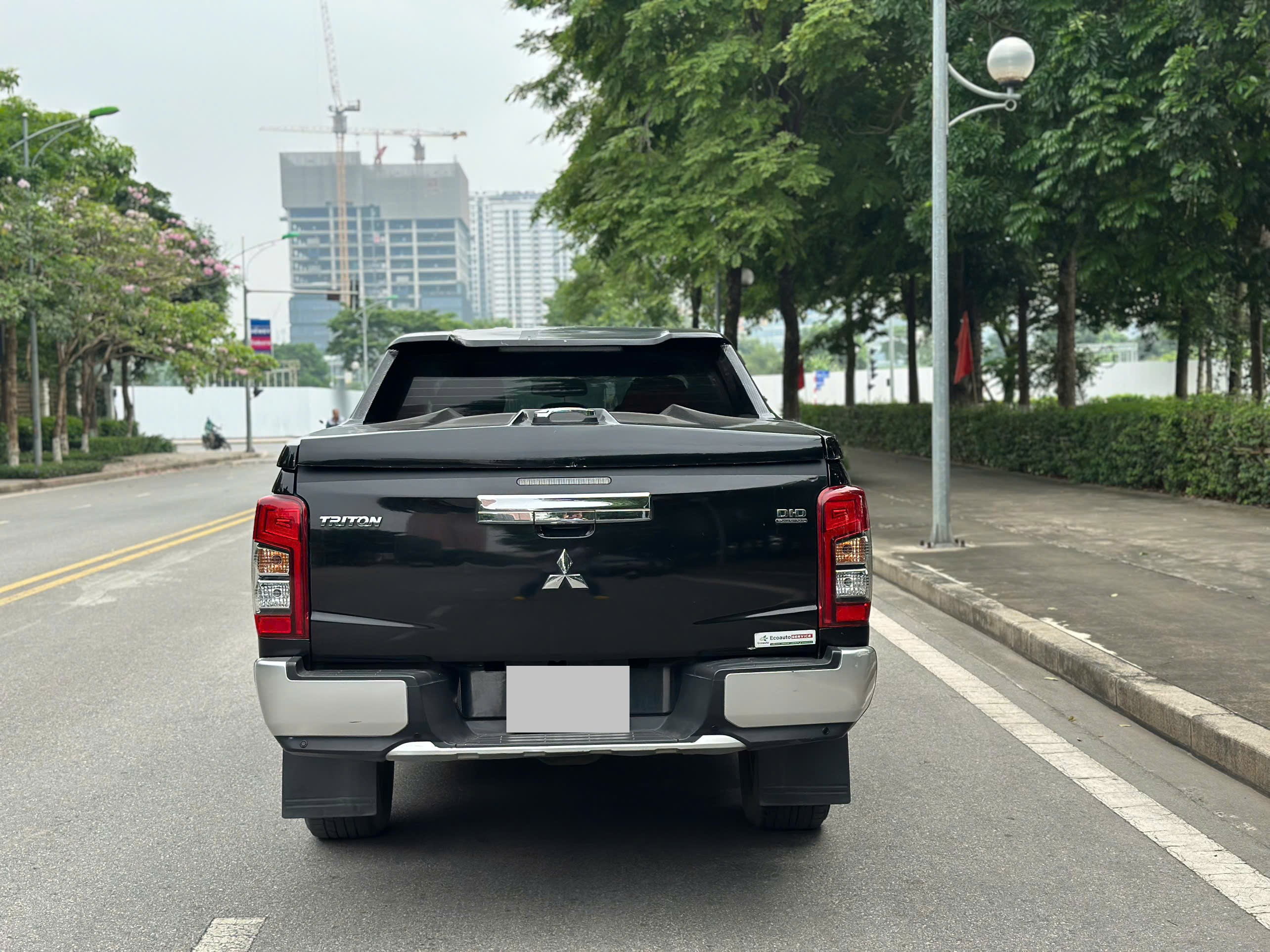 Mitsubishi Triton 4x4 AT Mivec 2019 màu đen