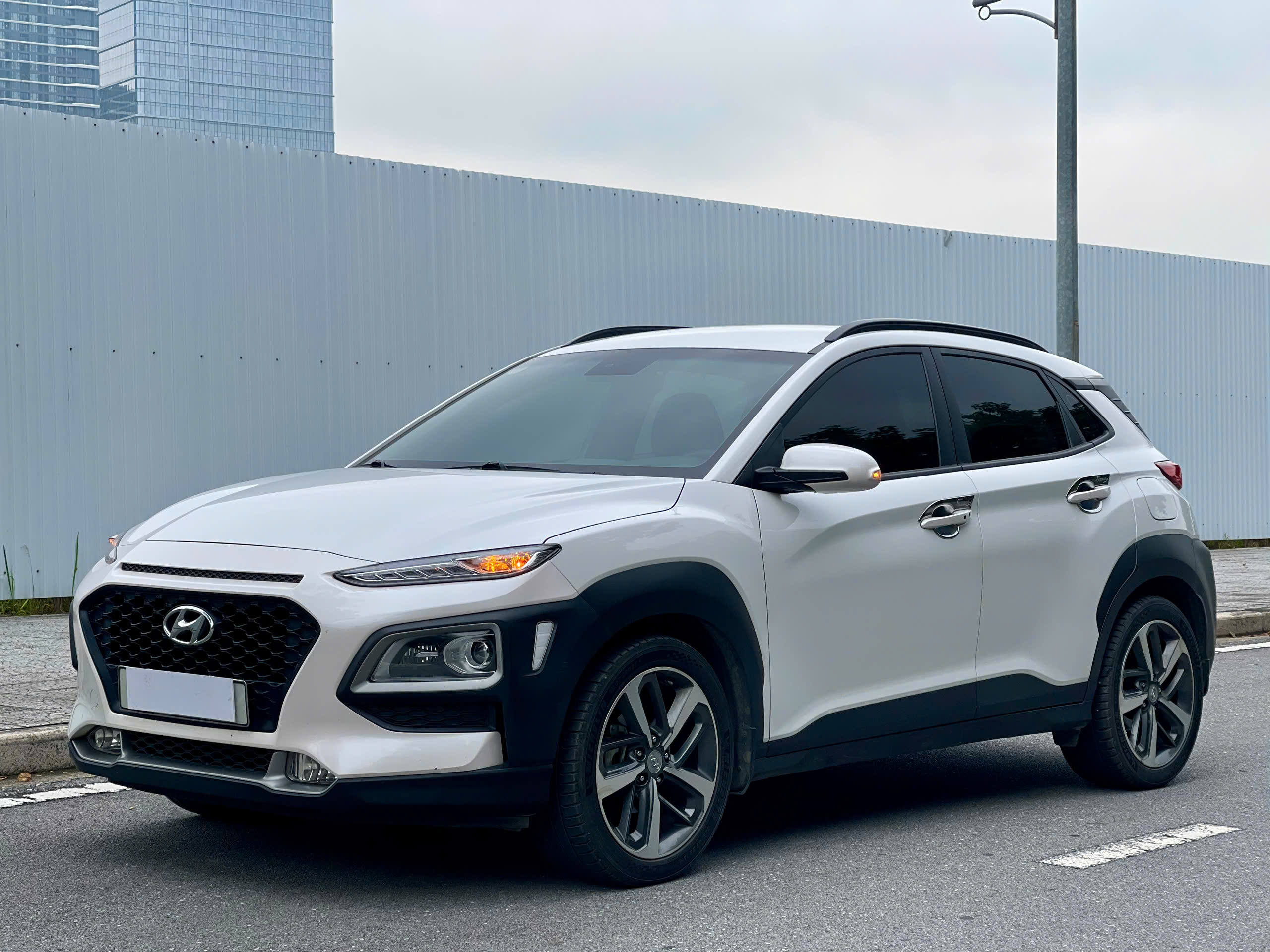 Hyundai Kona 2.0ATH 2021 màu trắng