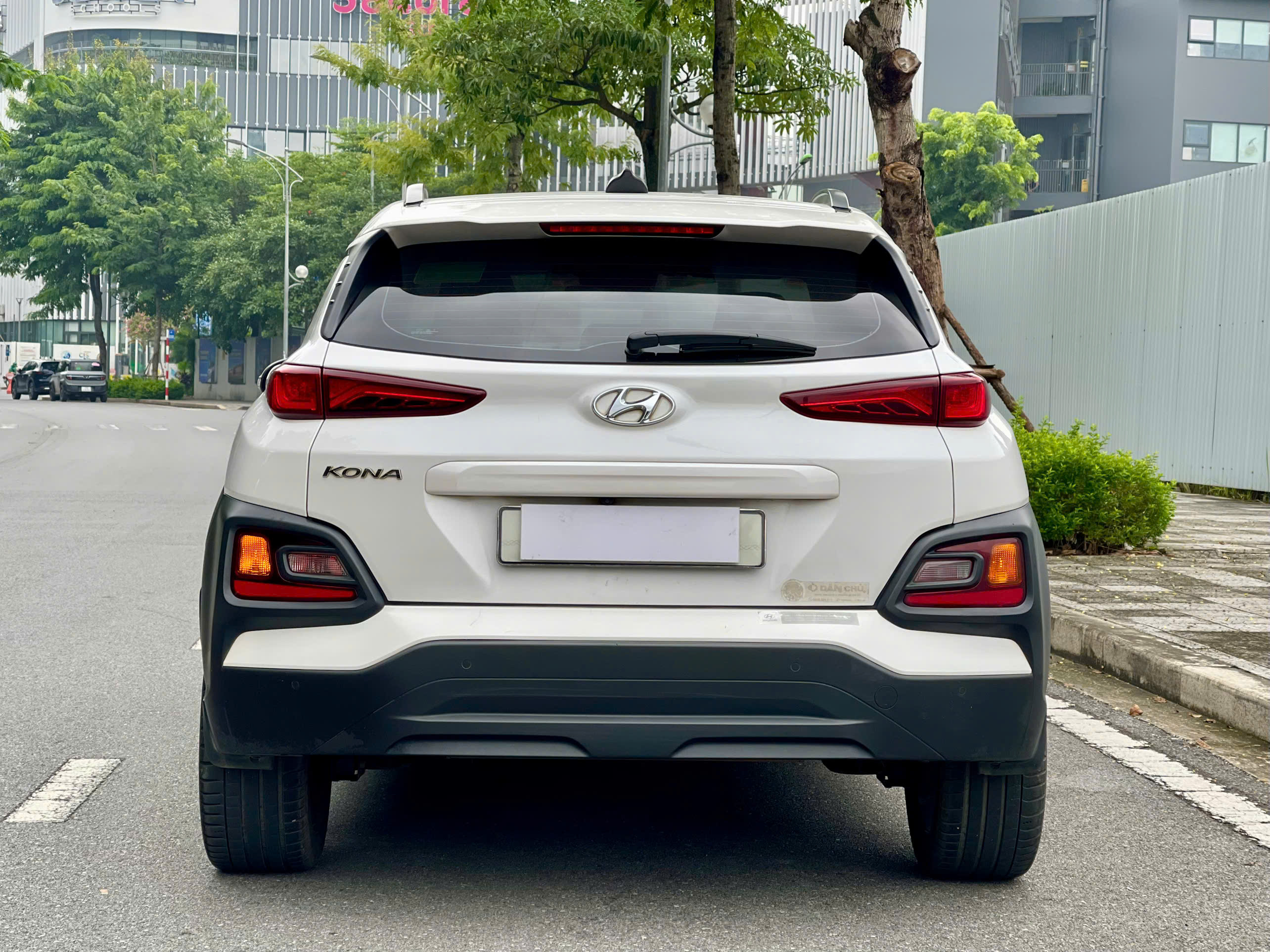 Hyundai Kona 2.0ATH 2021 màu trắng