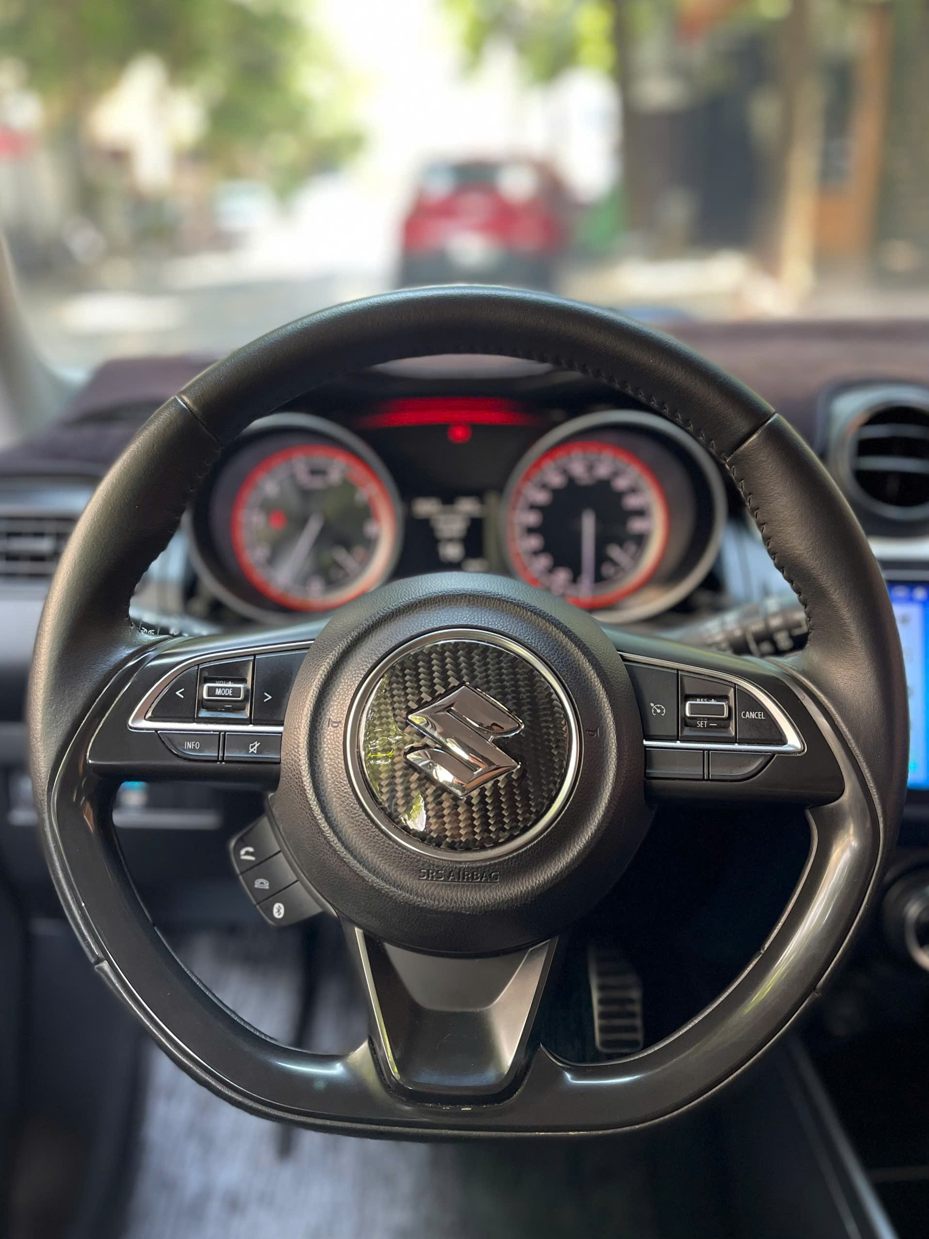 Suzuki Swift GLX 1.2 AT sản xuất 2019 trắng