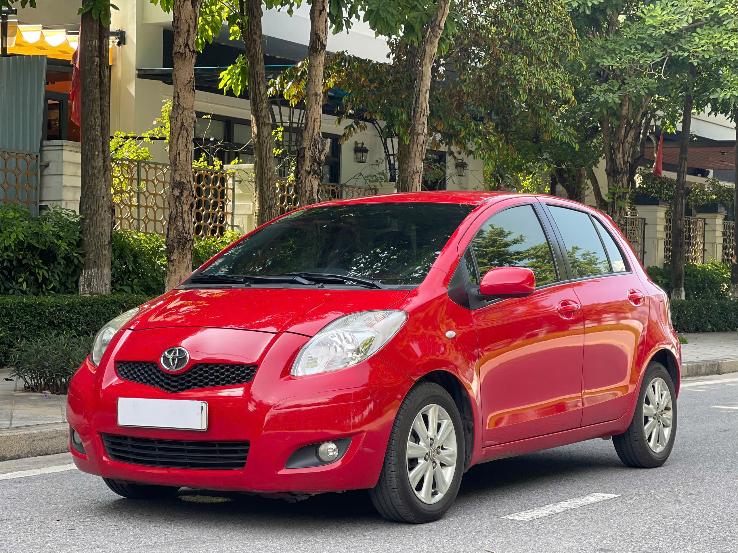 Toyota Yaris 1.3AT Nhật Bản 2009 màu đỏ