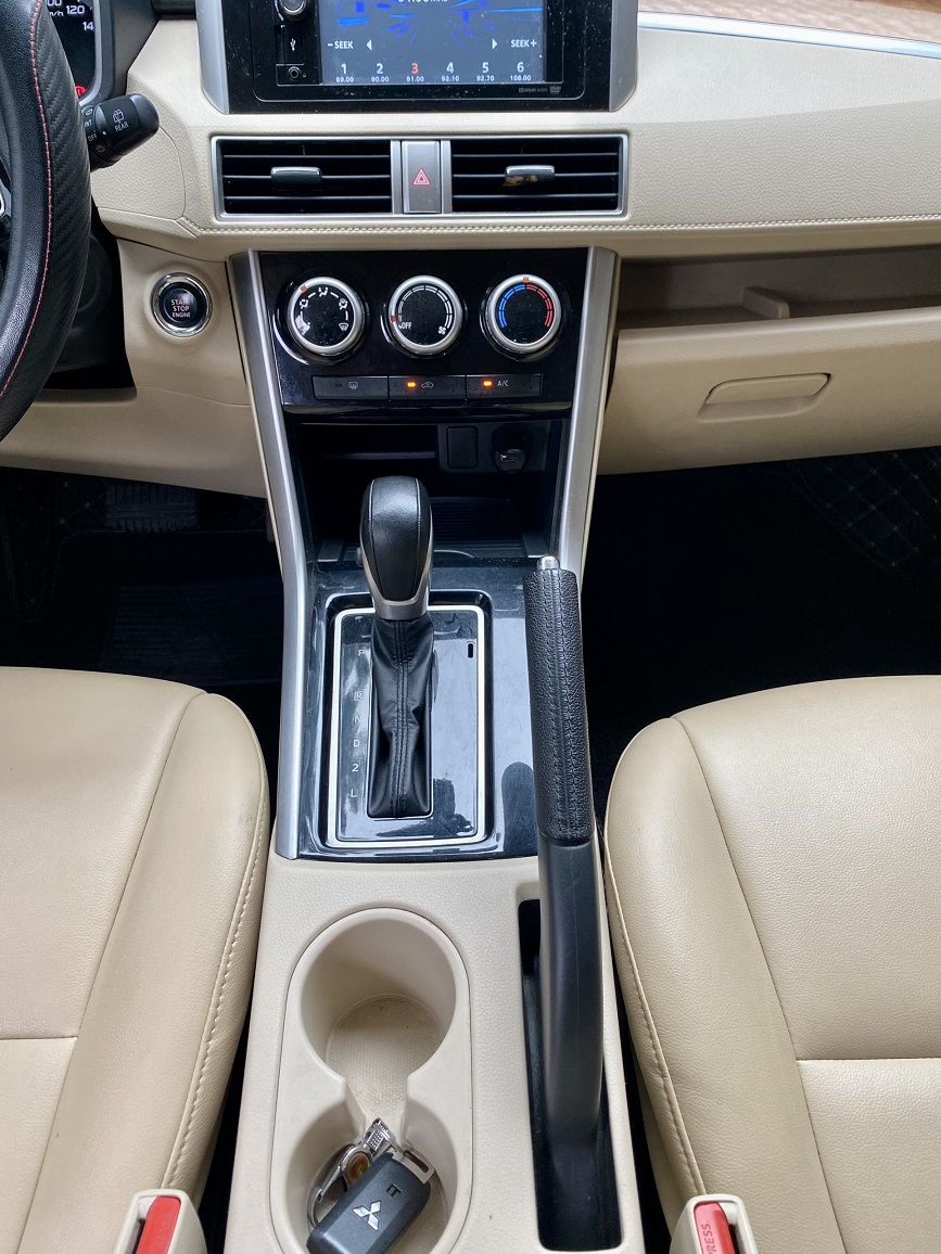 Mitsubishi Xpander 1.5 AT 2019 màu đen (Đã bán)