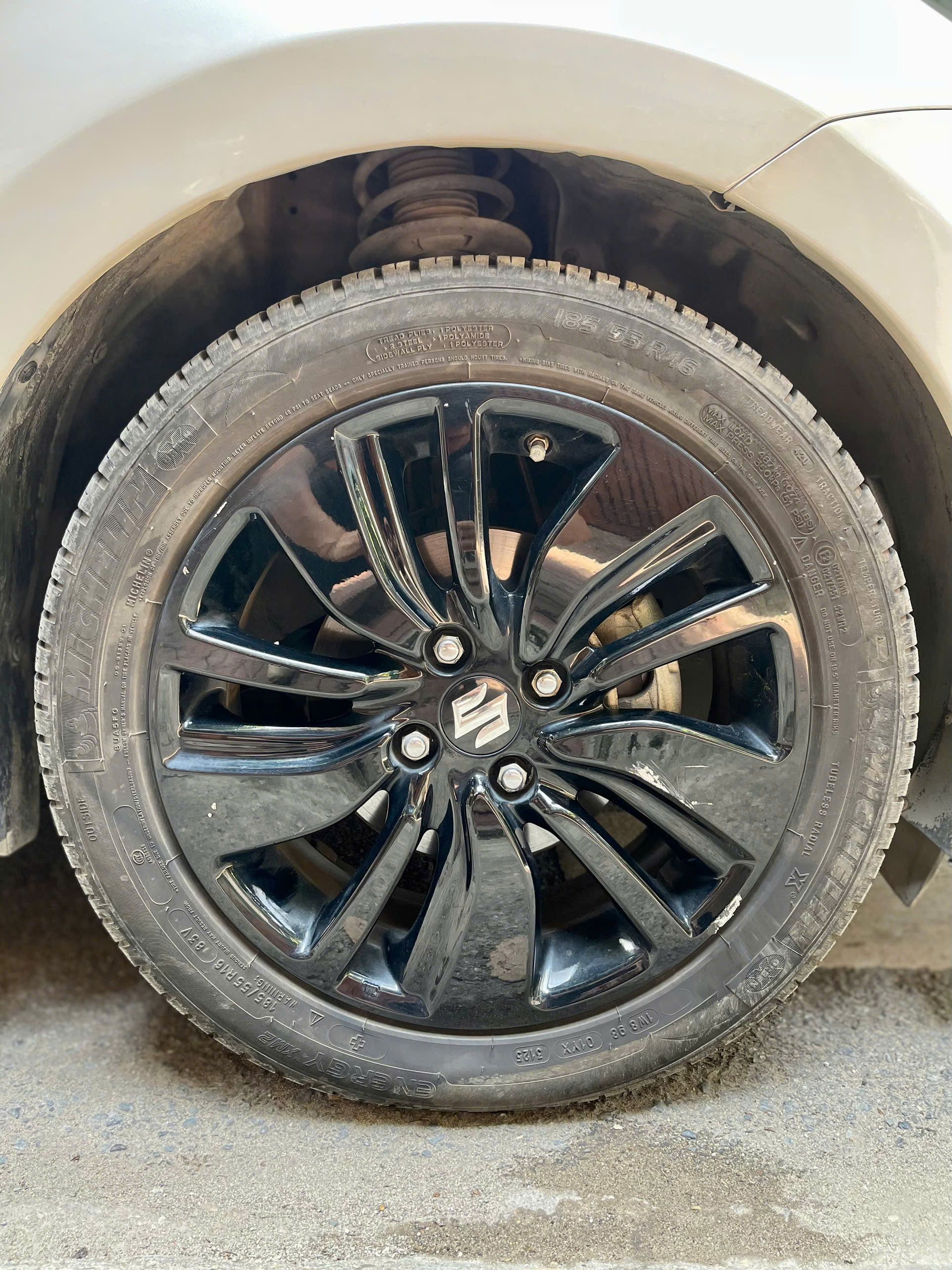 Suzuki Swift GLX 1.2 AT sản xuất 2019 trắng
