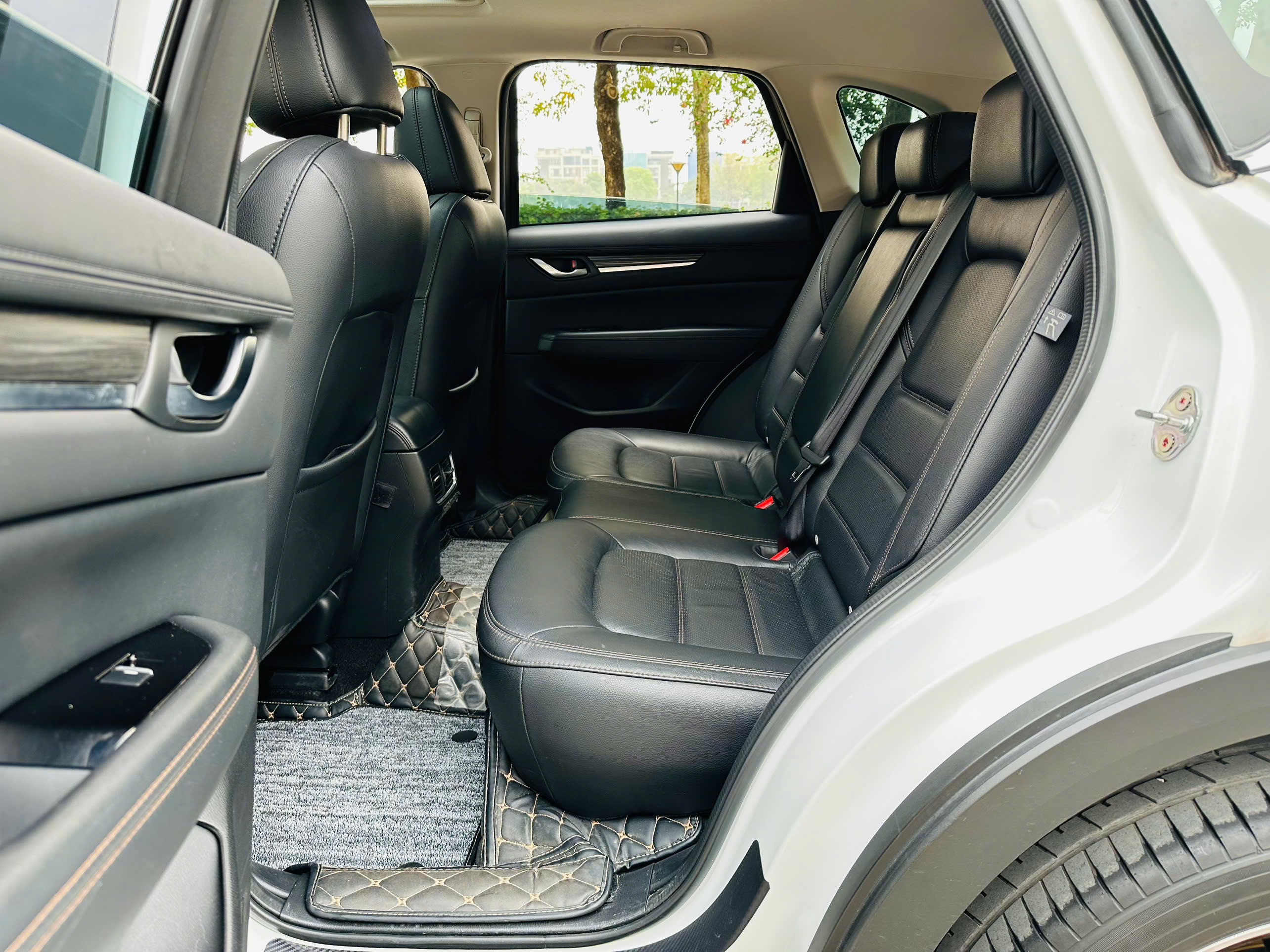 Mazda CX5 Premium 2.0 AT 2023 trắng