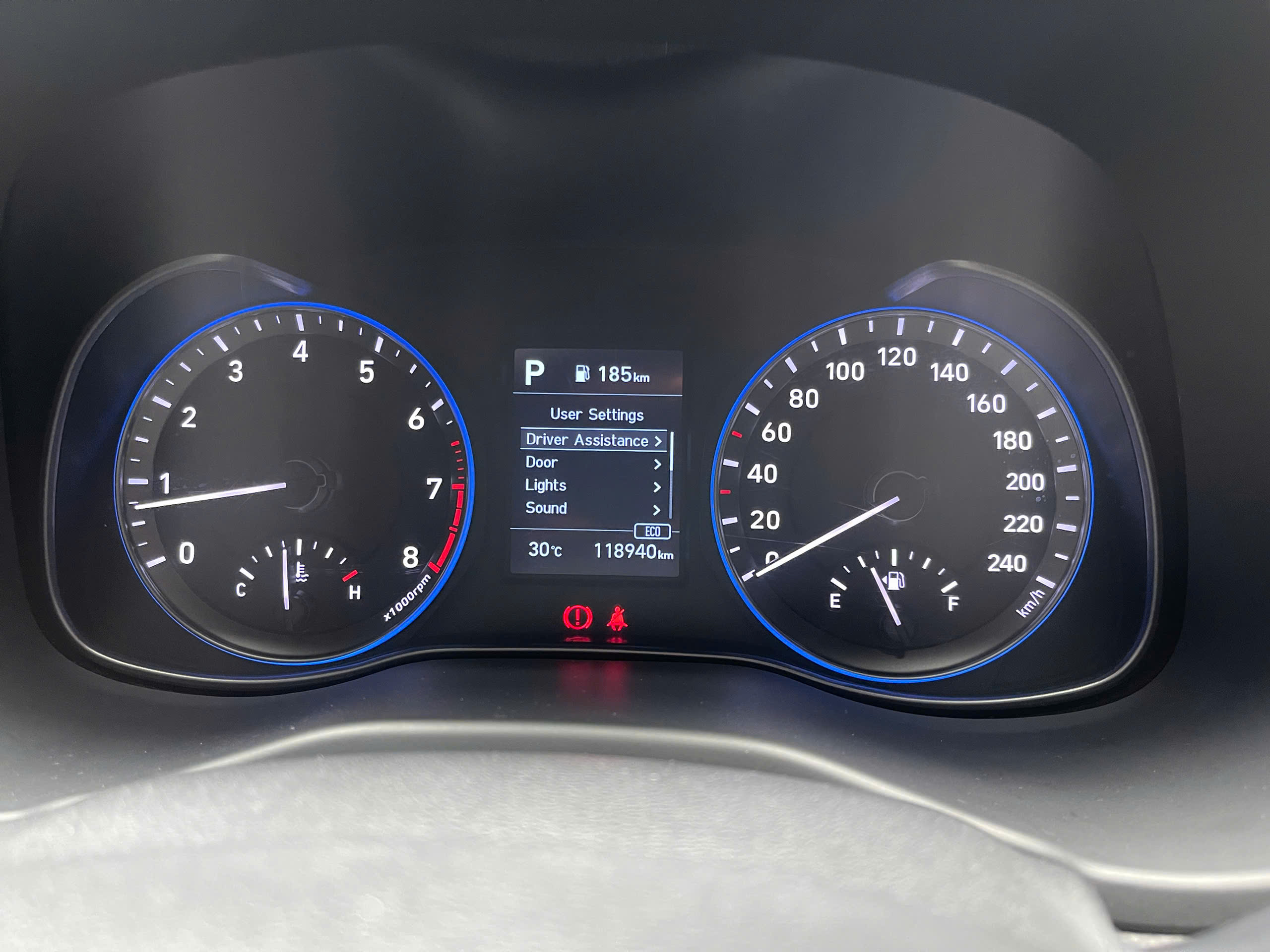 Hyundai Kona 2.0ATH 2021 màu trắng
