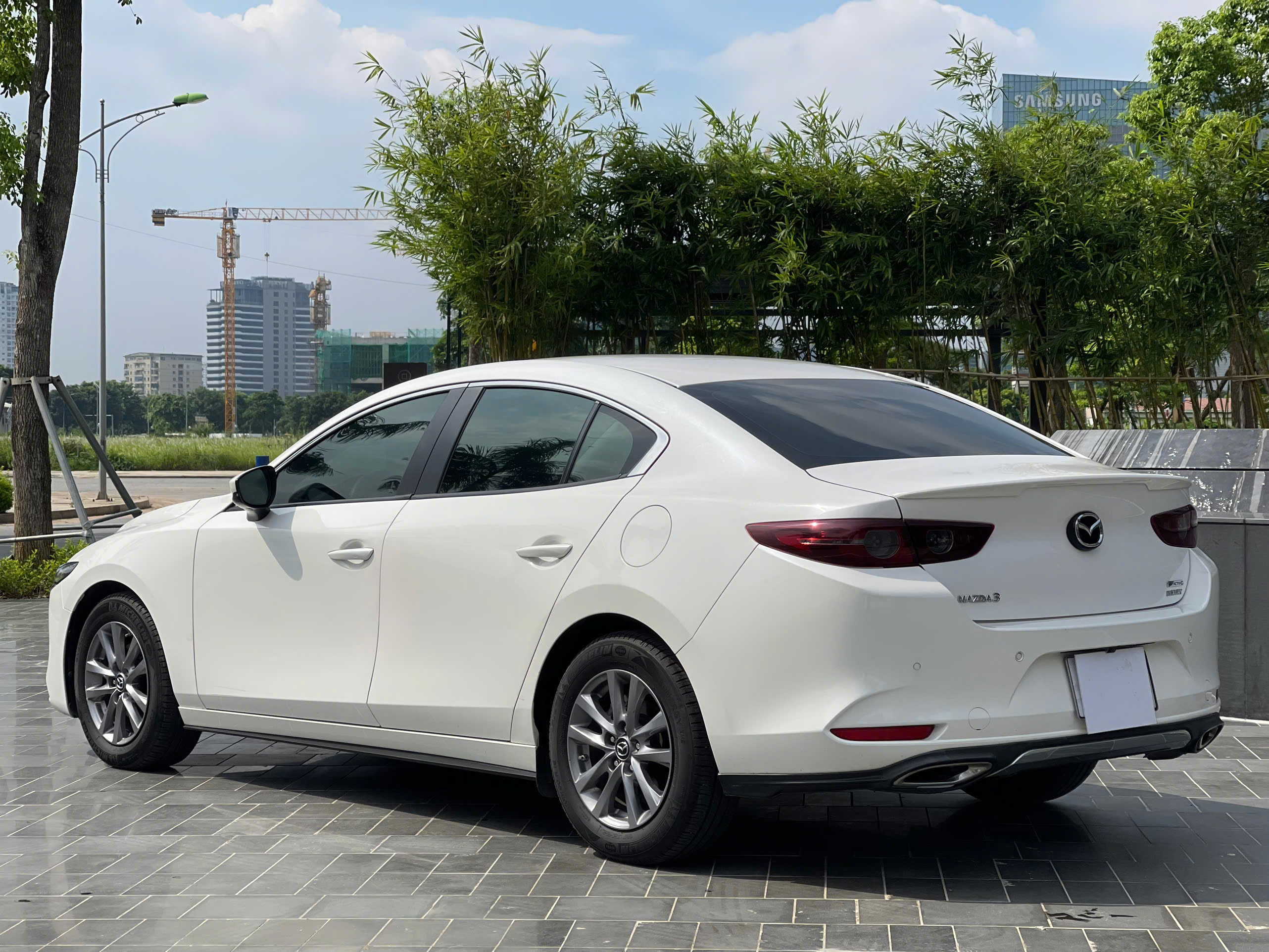 Mazda 3 1.5AT Luxury 2022 màu trắng