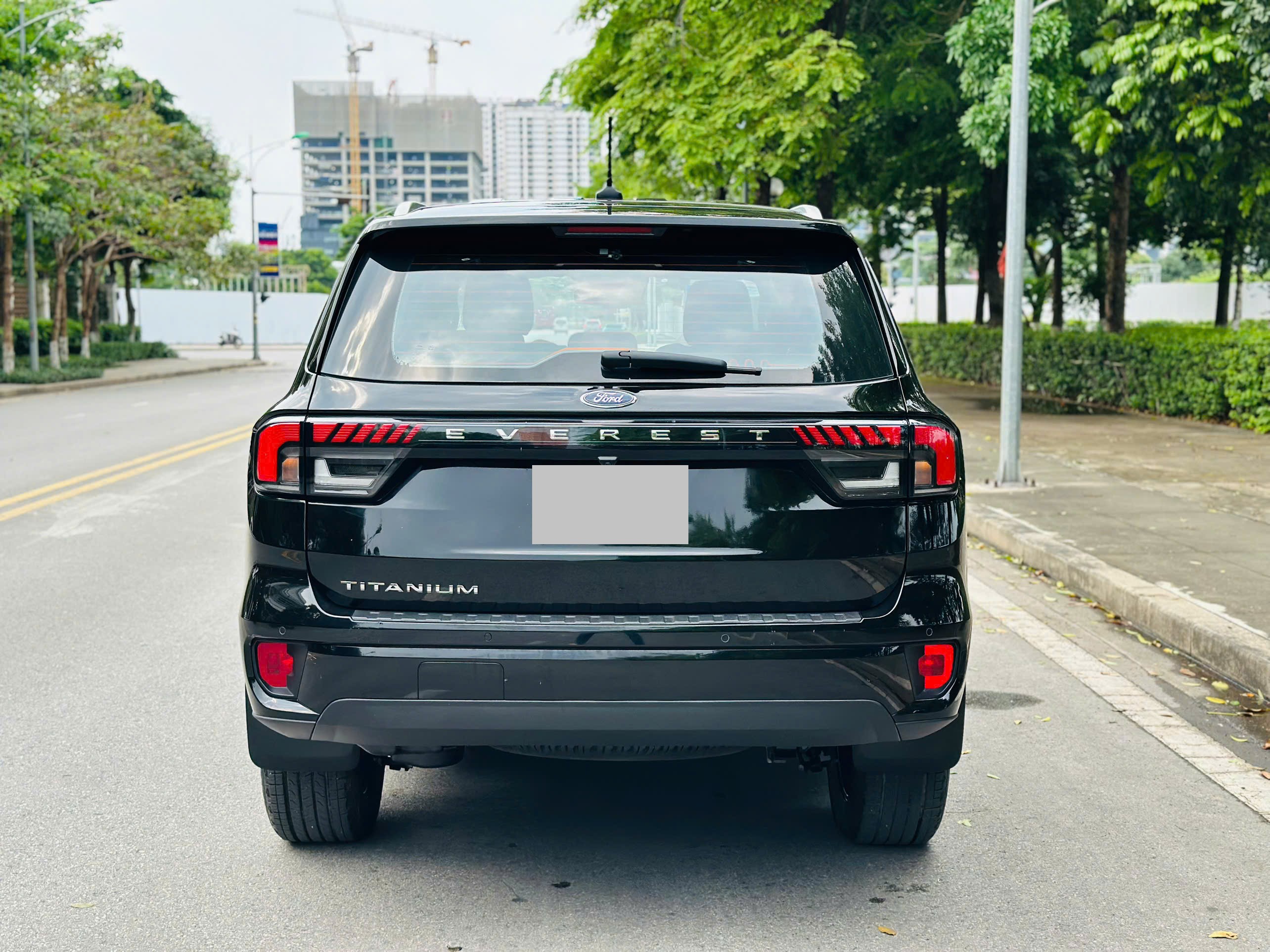 Ford Everest Titanium 2.0L 4x2 AT 2024 đen
