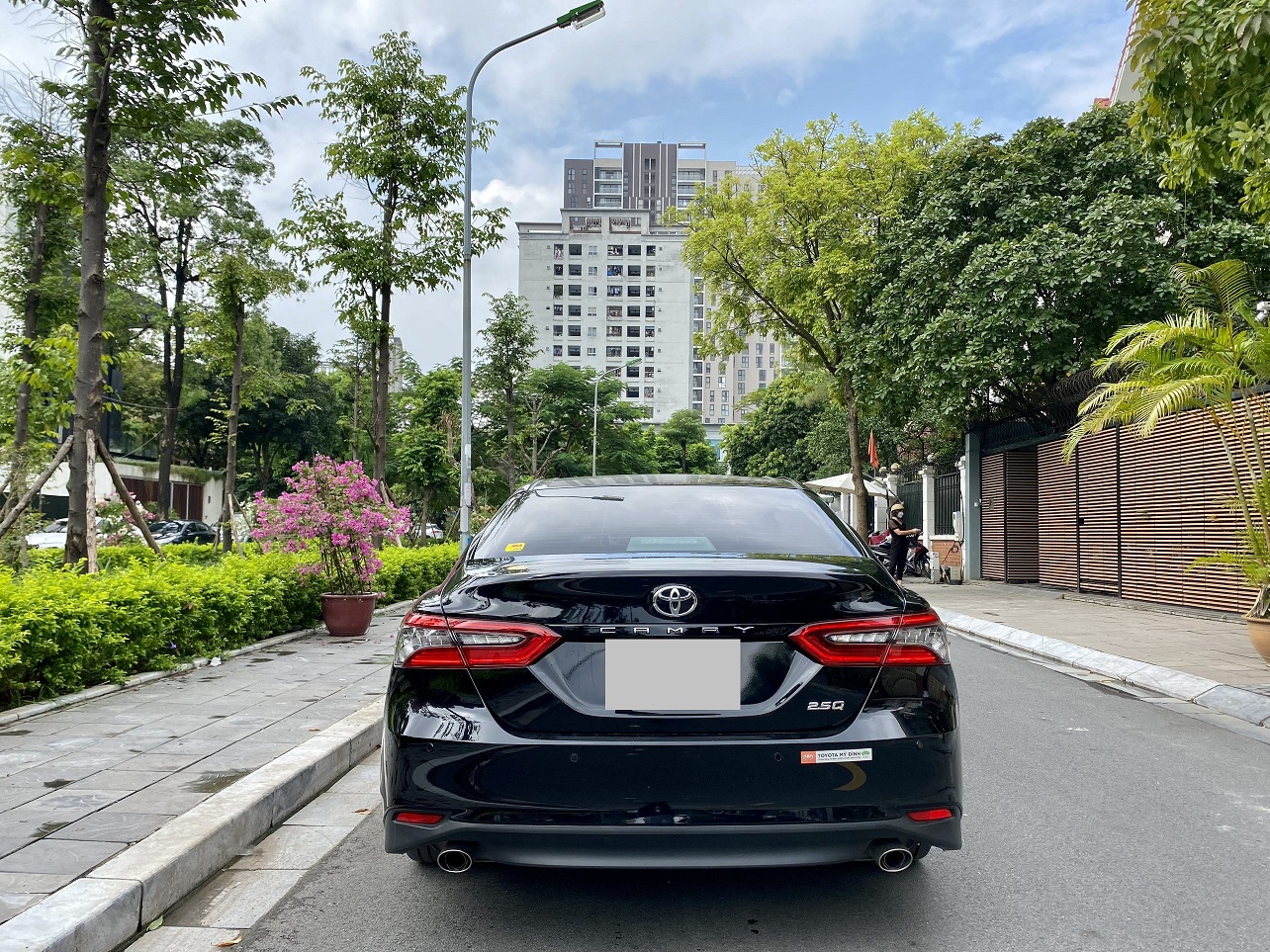 Toyota Camry 2.5Q 2022 màu đen (Đã bán)