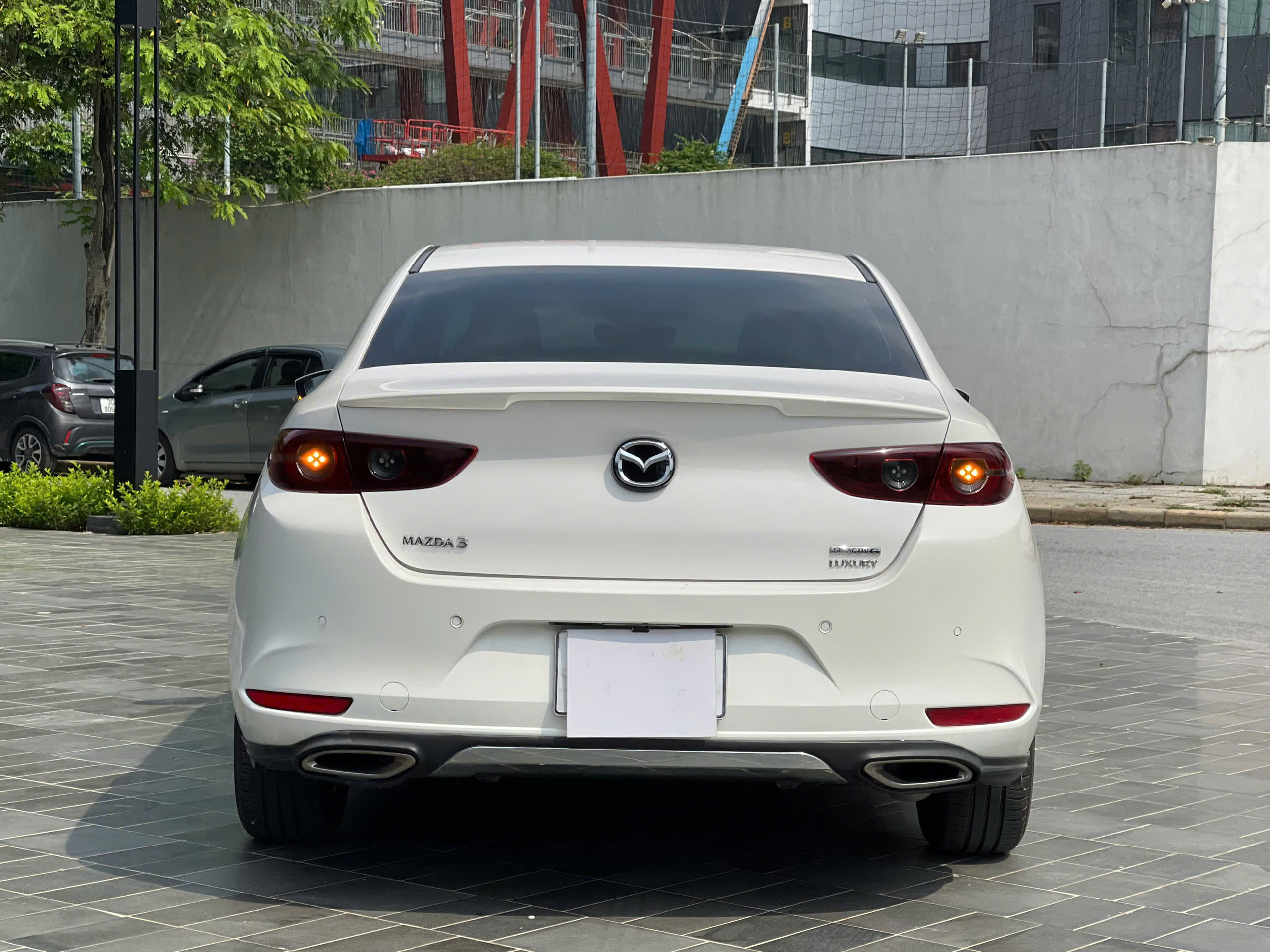 Mazda 3 1.5AT Luxury 2022 màu trắng