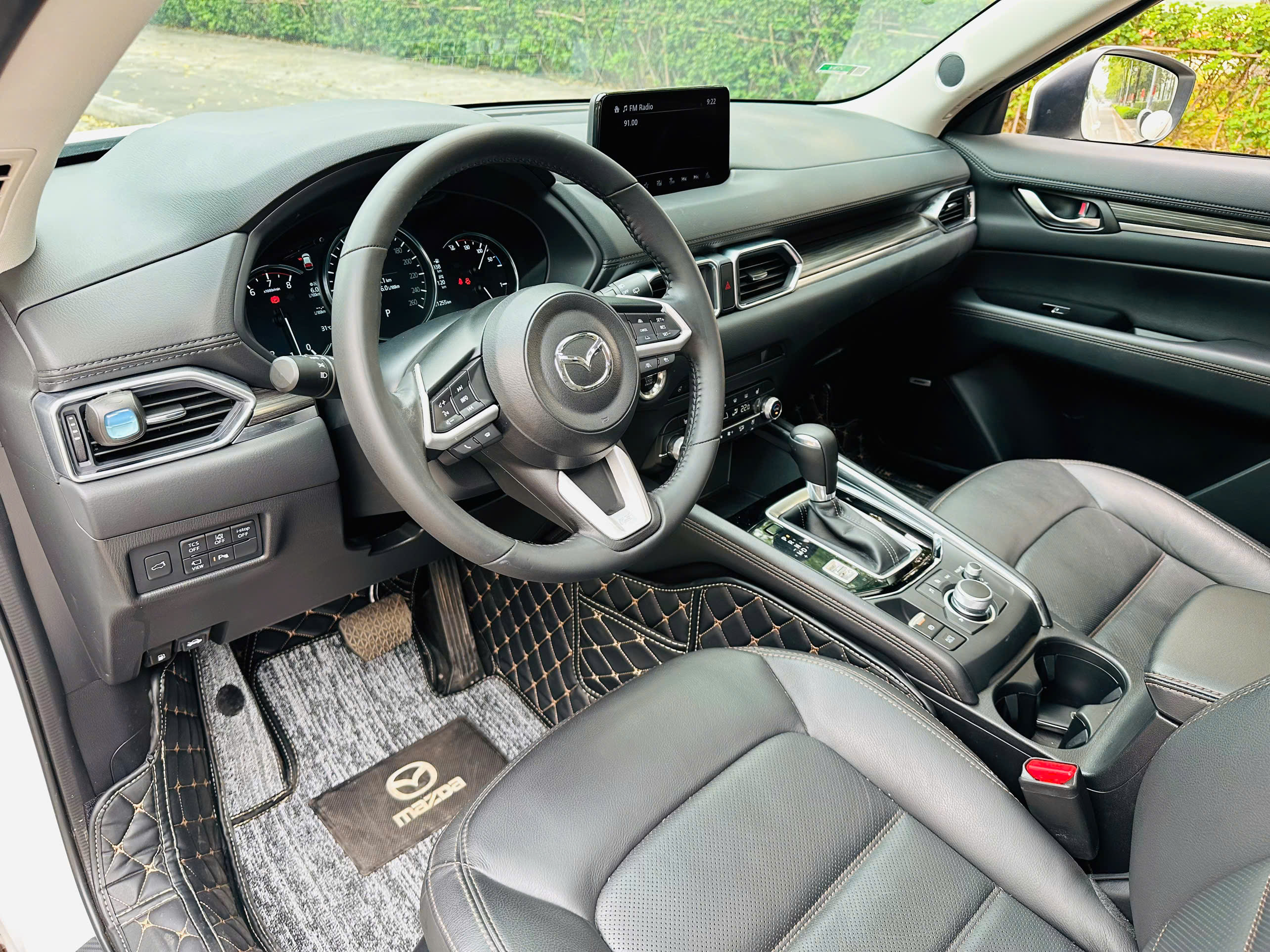 Mazda CX5 Premium 2.0 AT 2024 trắng