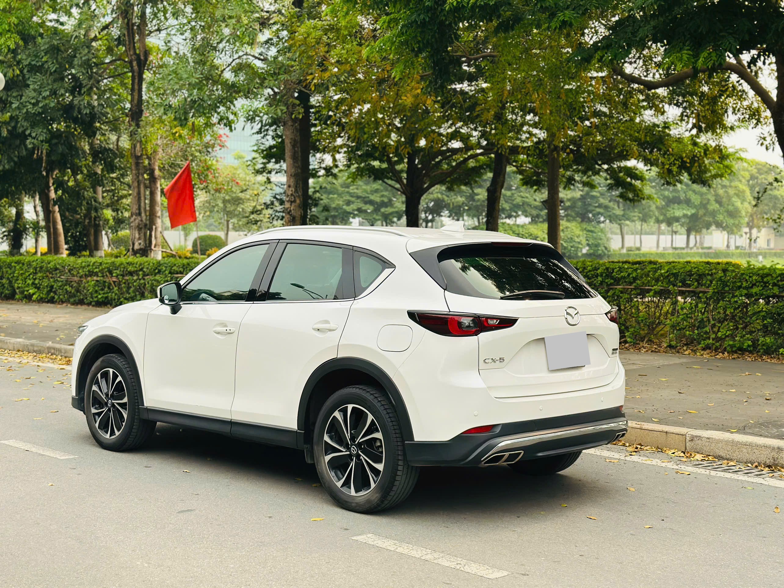 Mazda CX5 Premium 2.0 AT 2024 trắng