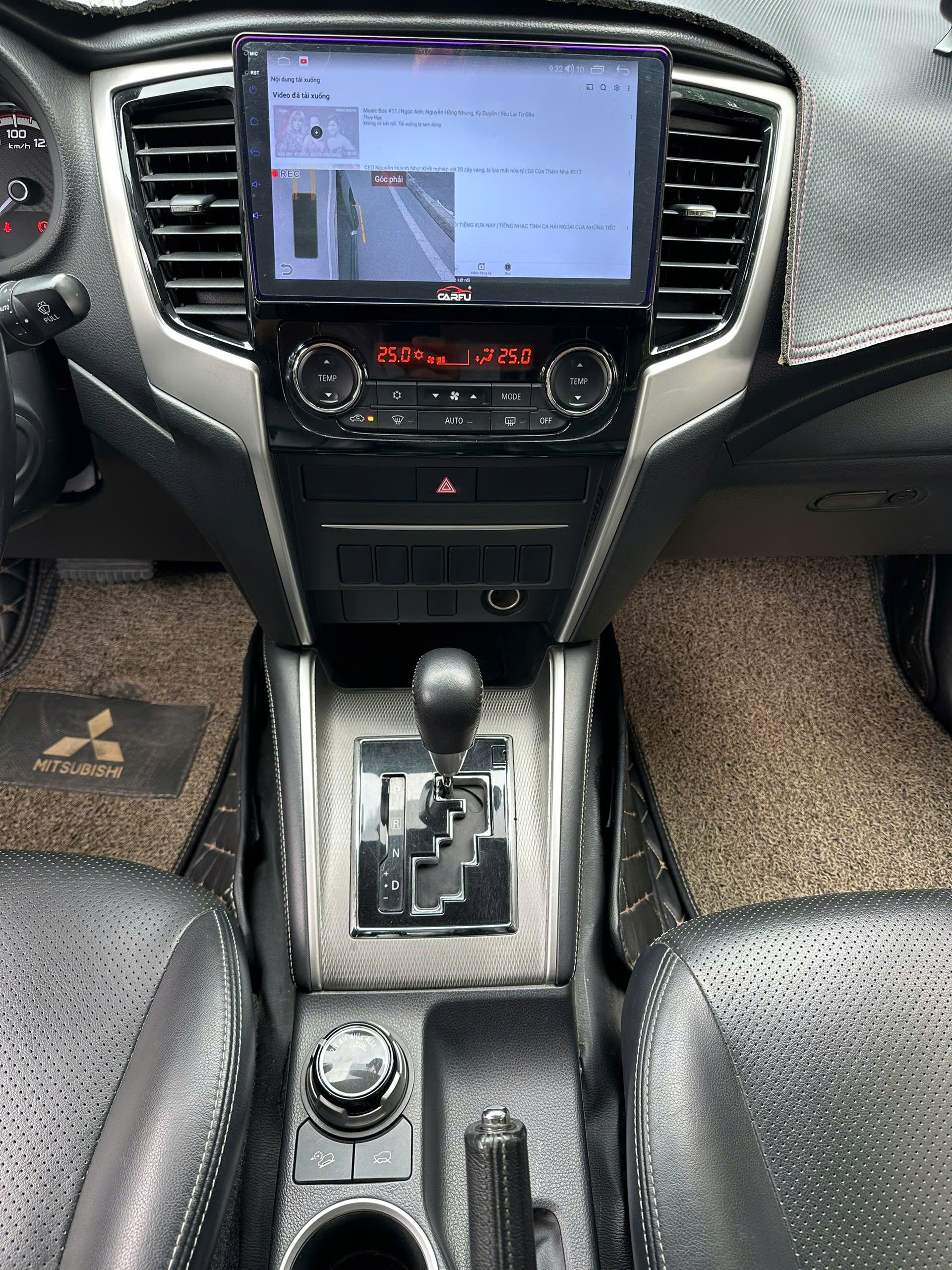 Mitsubishi Triton 4x4 AT Mivec 2019 màu đen