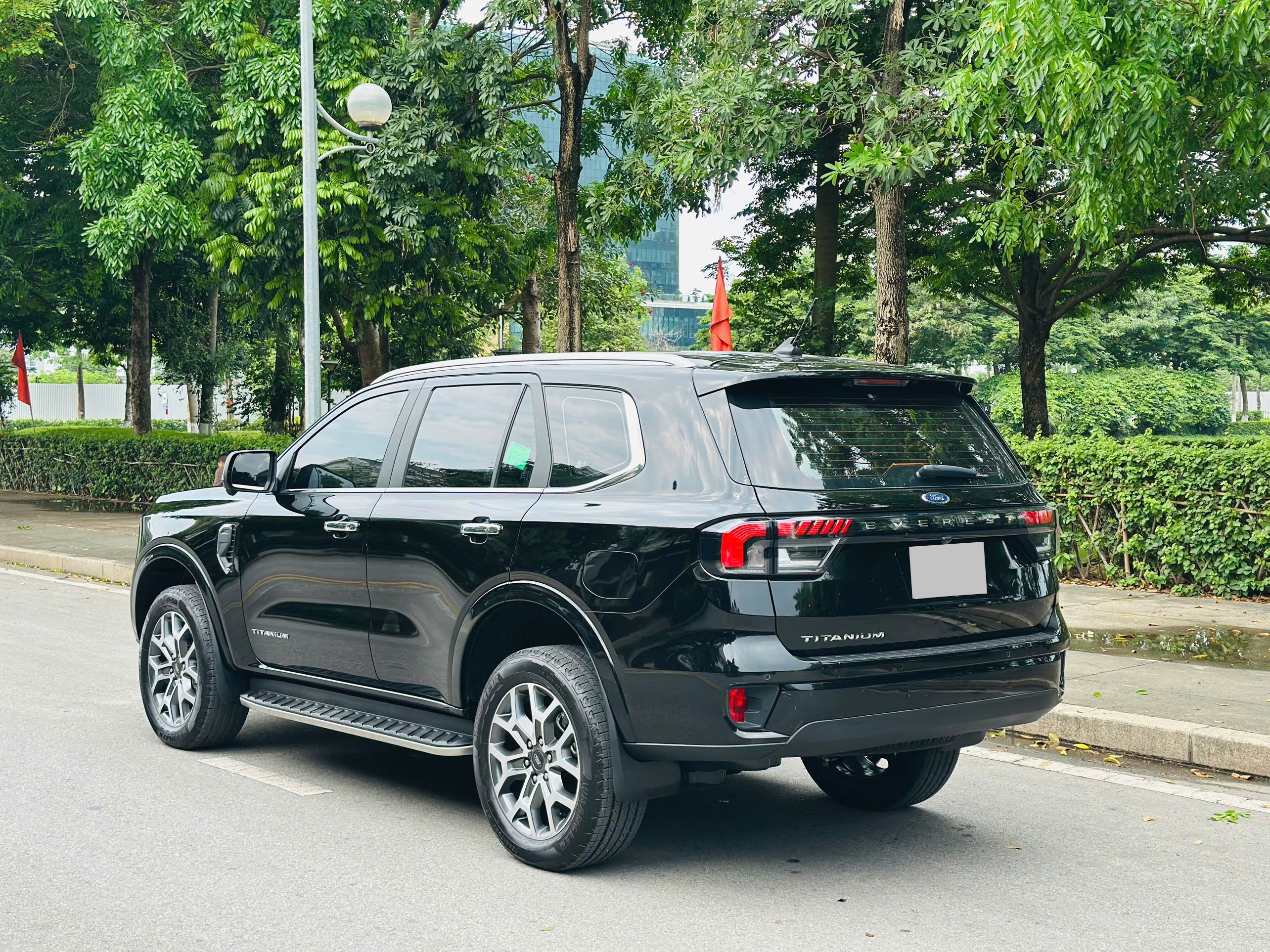 Ford Everest Titanium 2.0L 4x2 AT 2024 đen