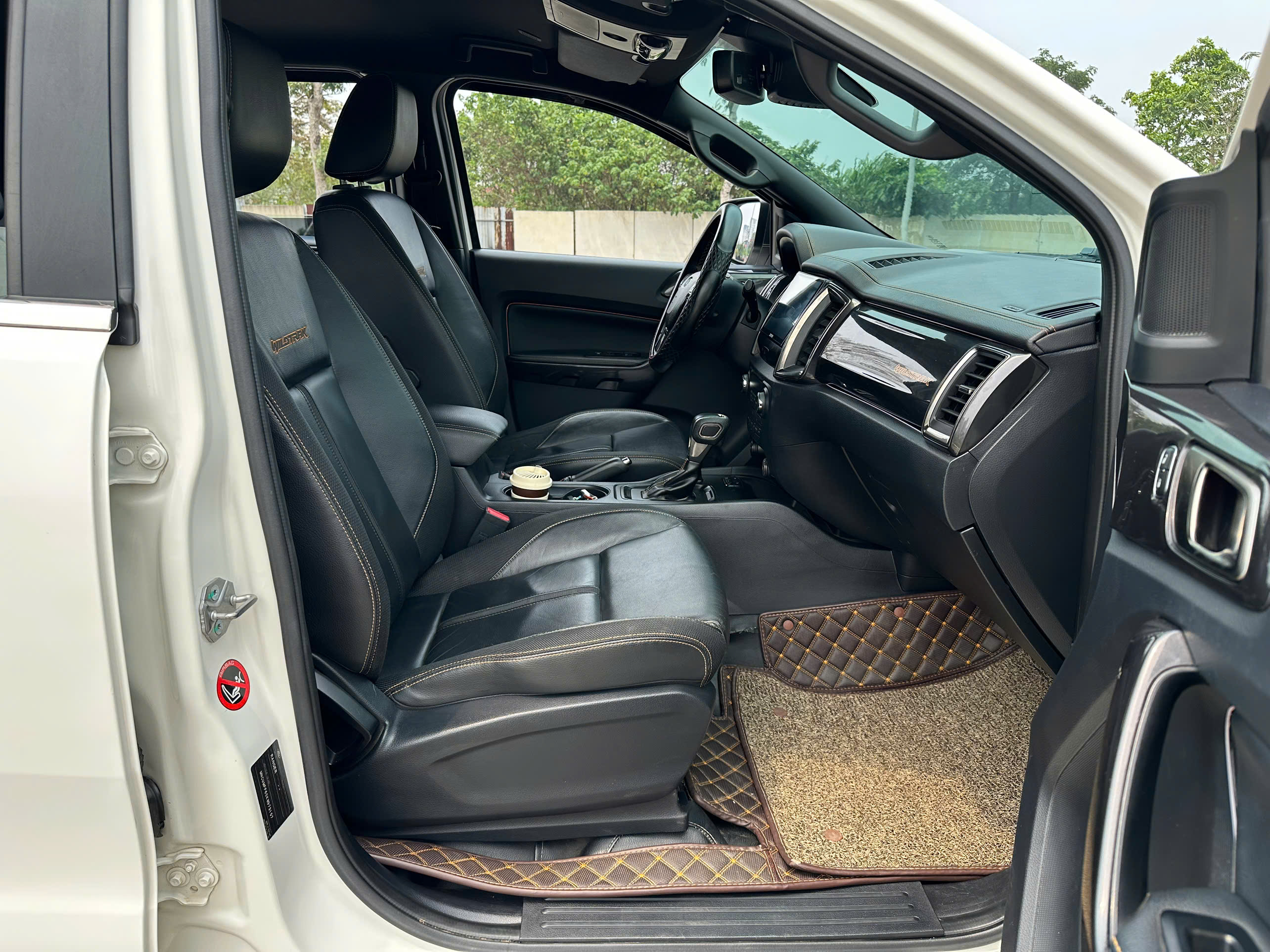 Ford Ranger Wildtrak 2.0L 4x4 AT 2019 trắng