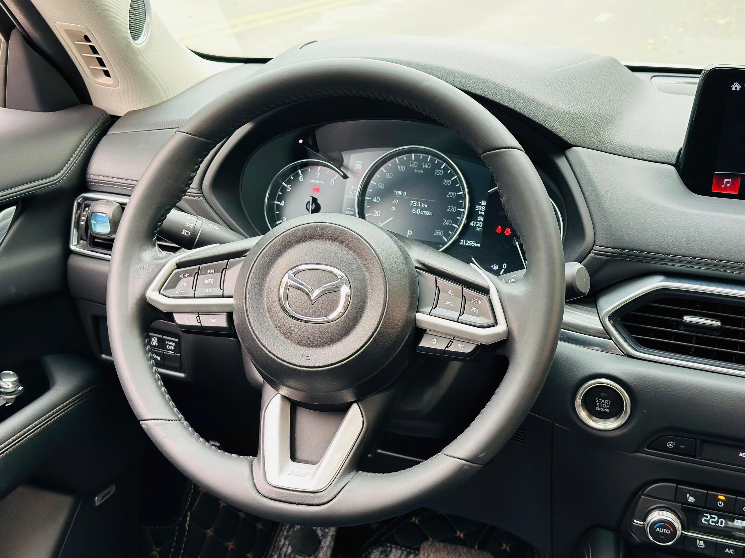 Mazda CX5 Premium 2.0 AT 2024 trắng