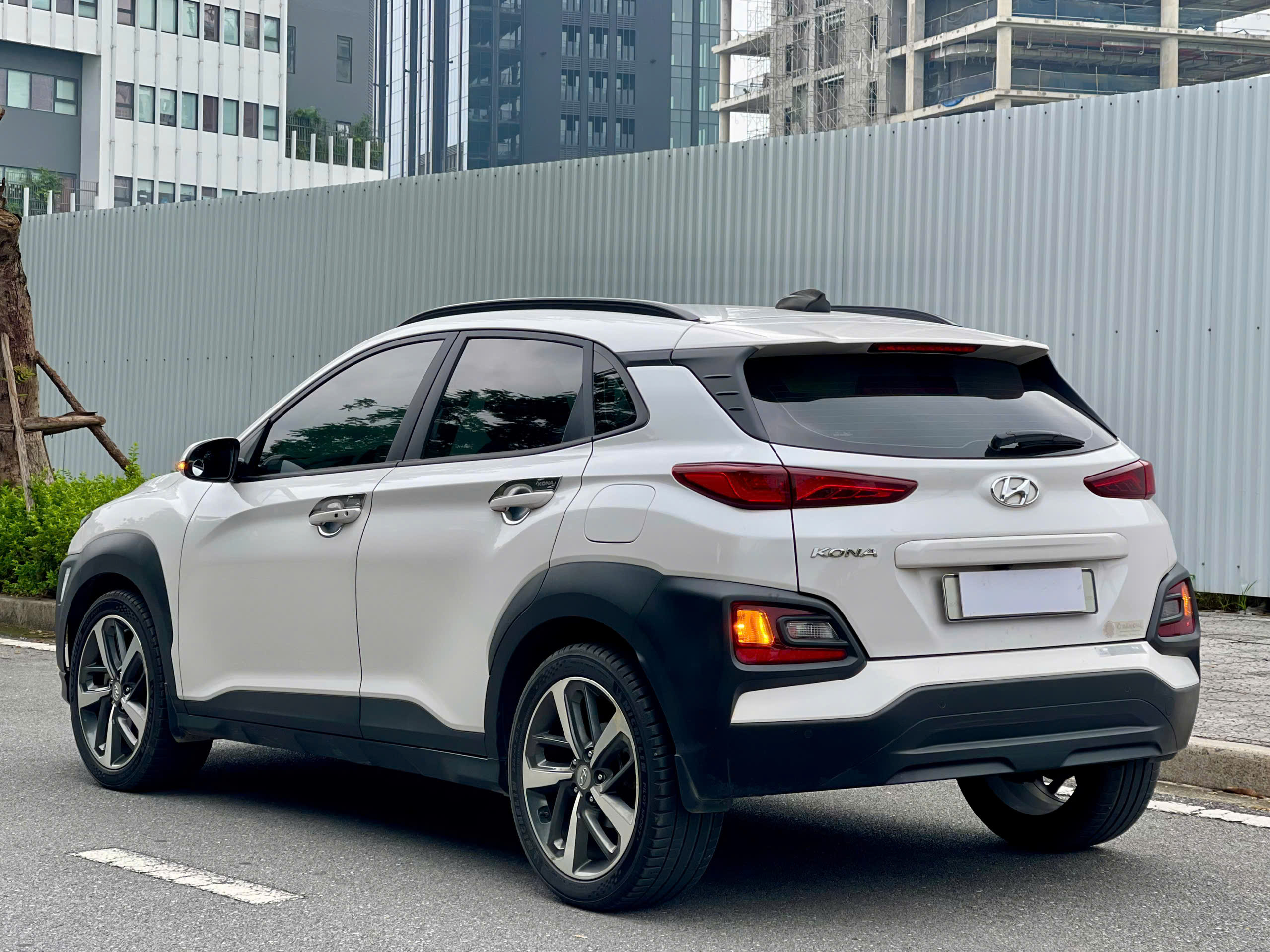 Hyundai Kona 2.0ATH 2021 màu trắng