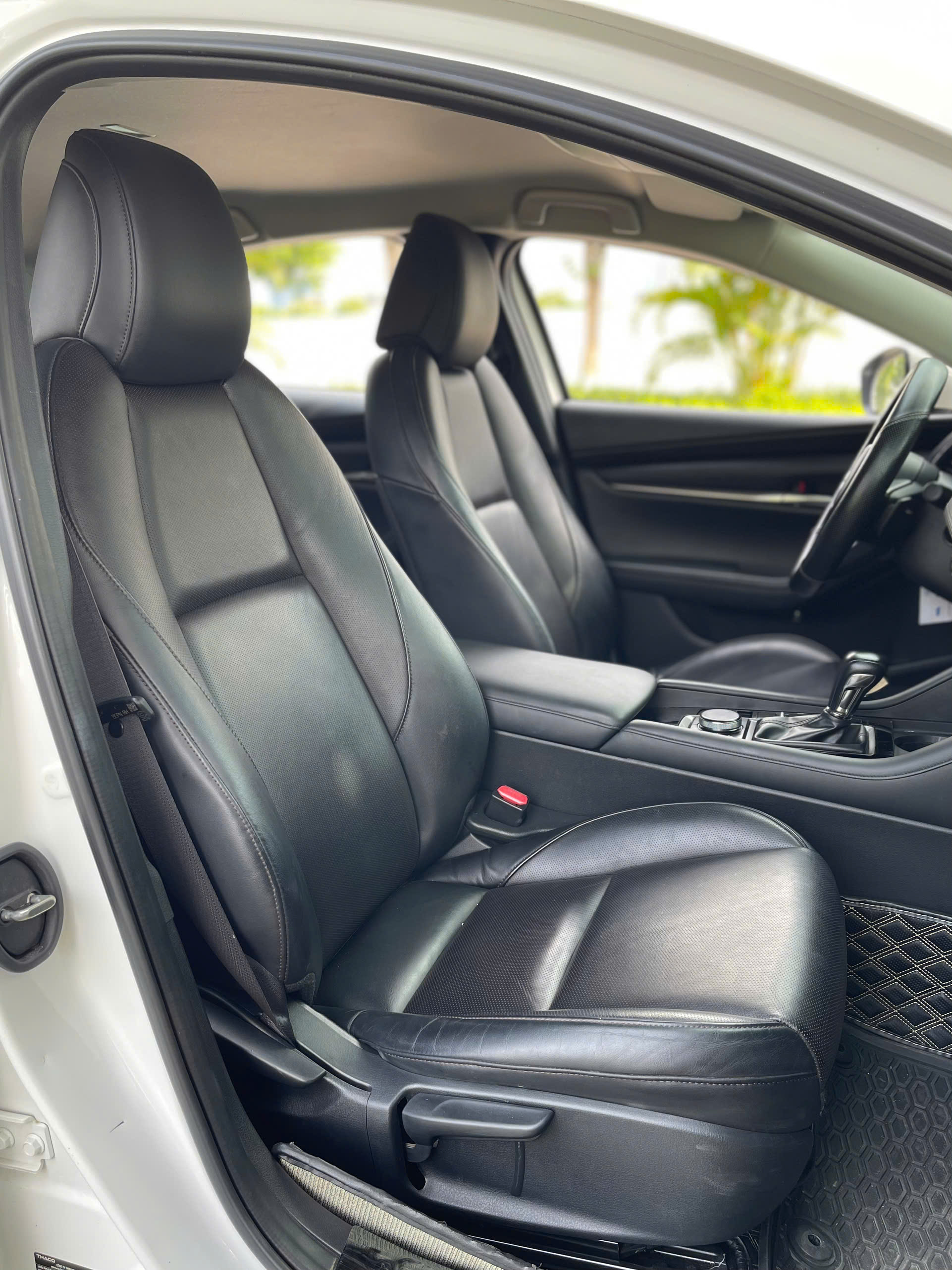 Mazda 3 1.5AT Luxury 2022 màu trắng