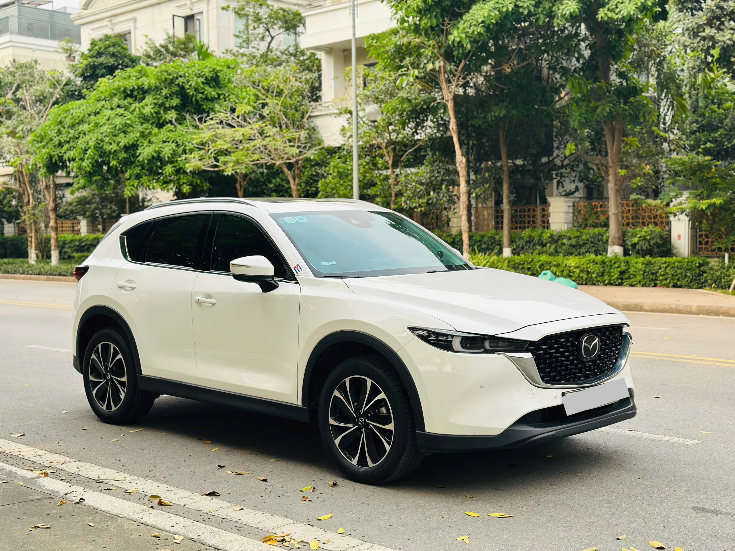 Mazda CX5 Premium 2.0 AT 2024 trắng