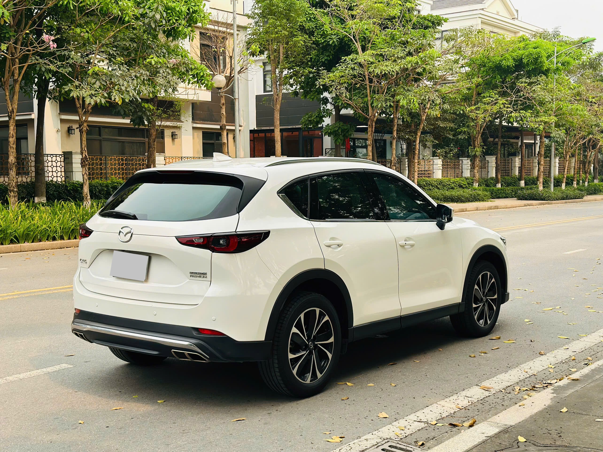 Mazda CX5 Premium 2.0 AT 2024 trắng