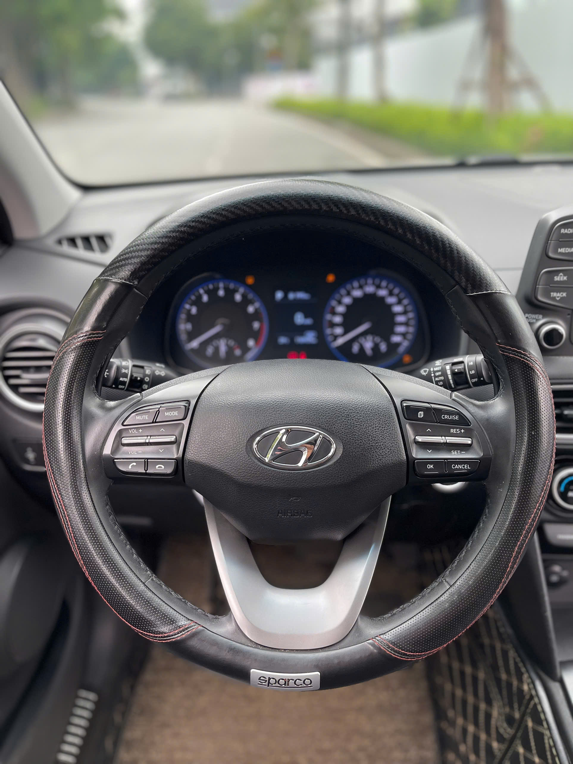 Hyundai Kona 2.0ATH 2021 màu trắng