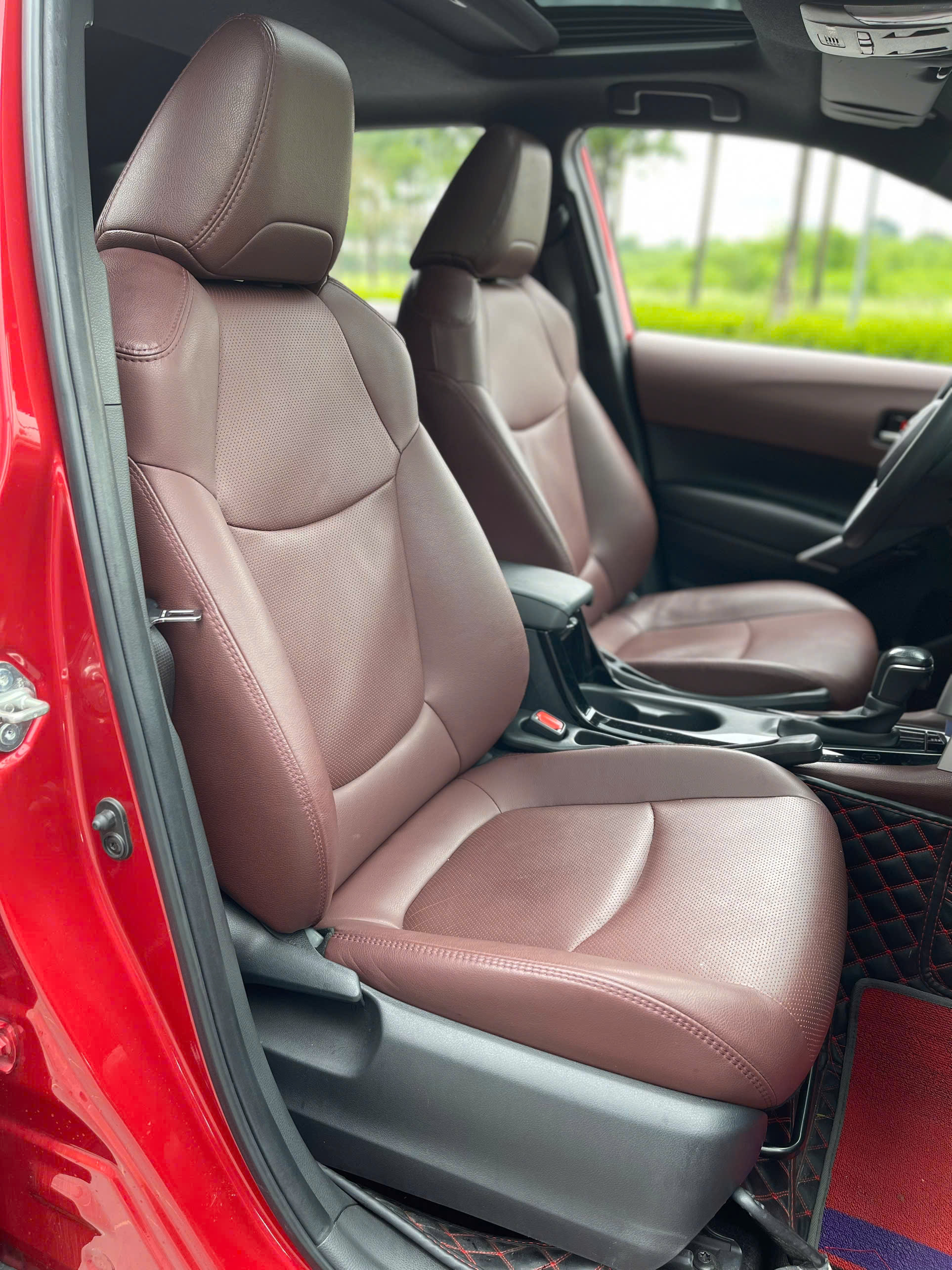 Toyota Corolla Cross 1.8V 2021 màu đỏ