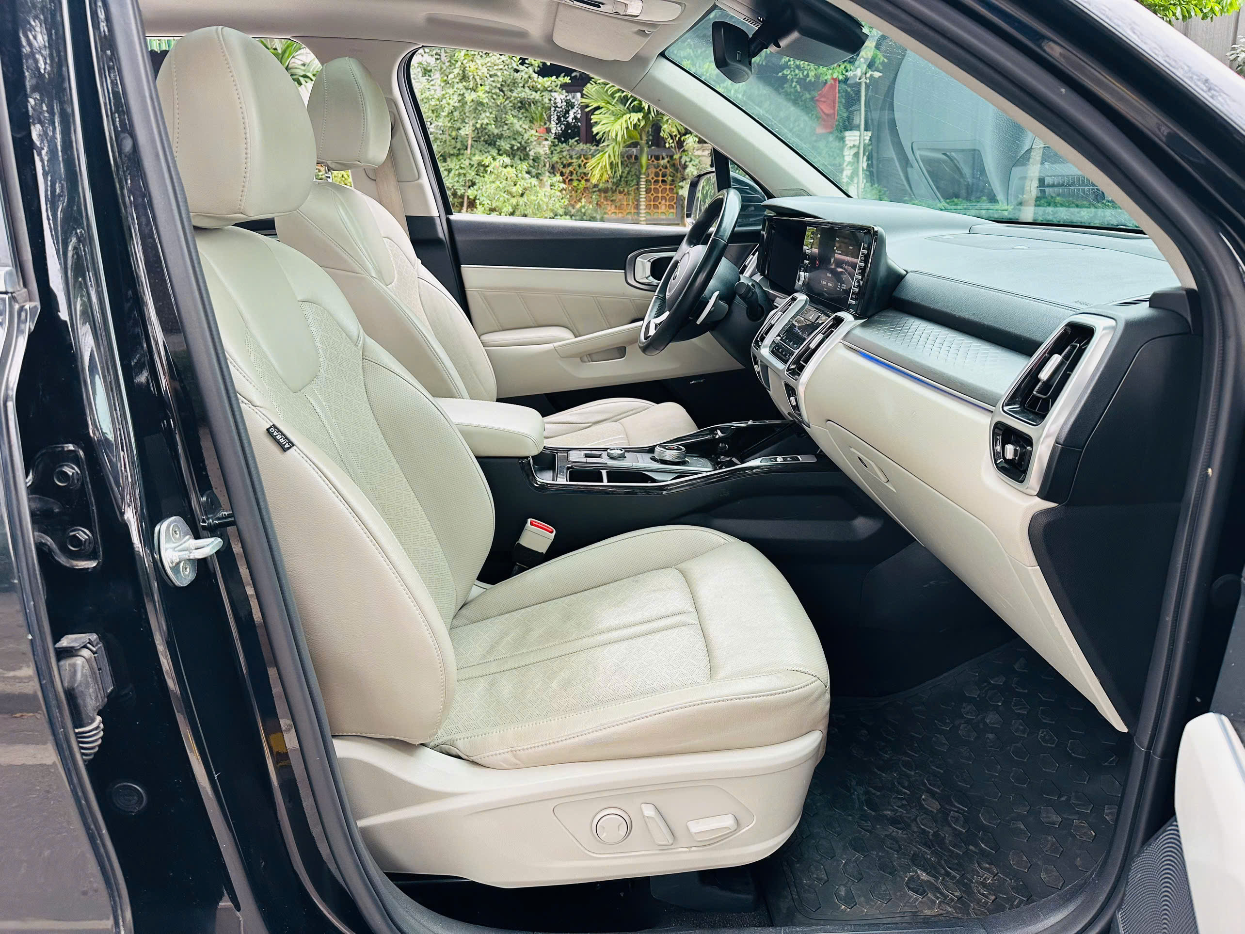 Kia Sorento Signature 2.2 AT AWD 7S Full Dầu màu đen