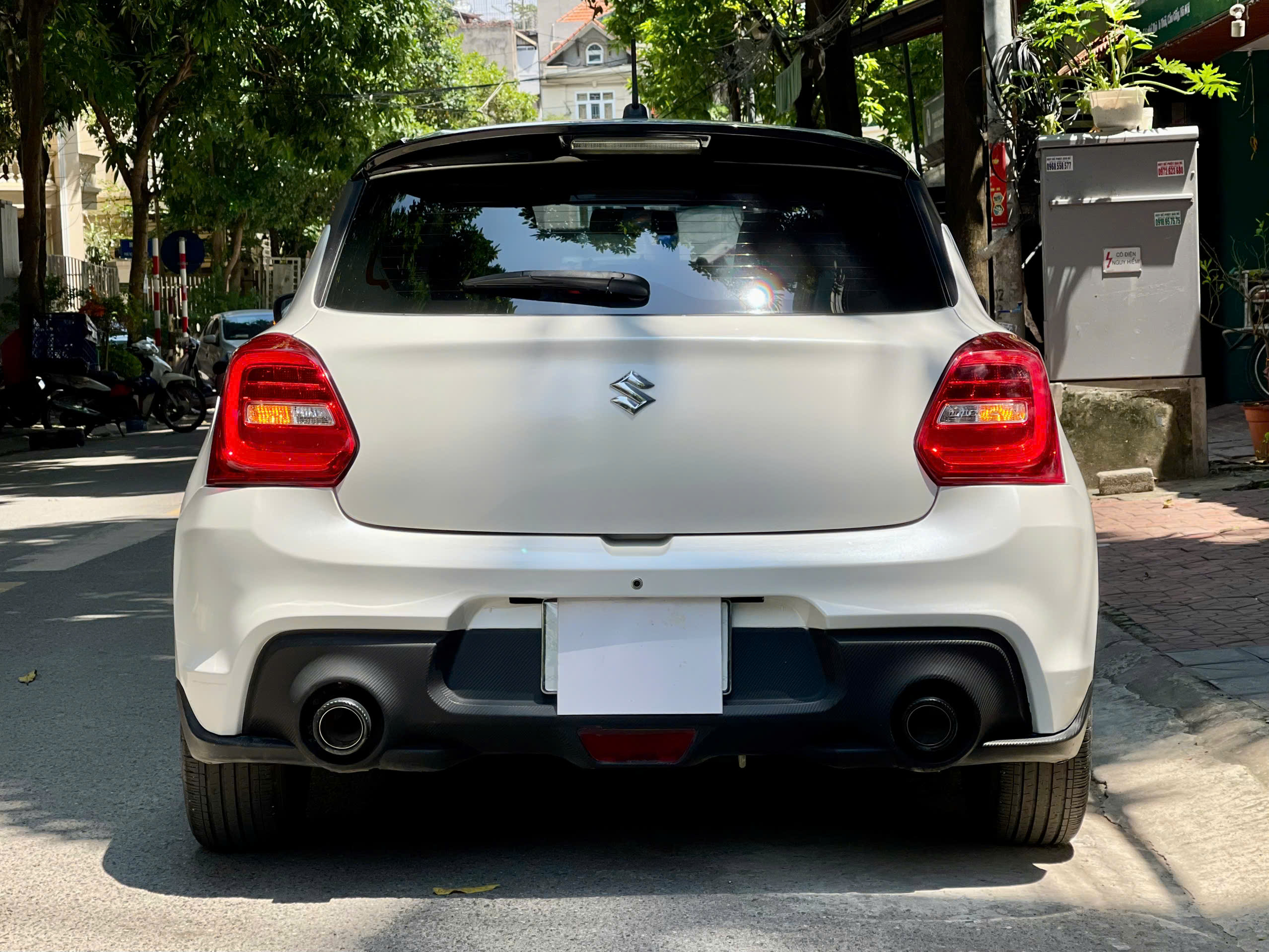 Suzuki Swift GLX 1.2 AT sản xuất 2019 trắng