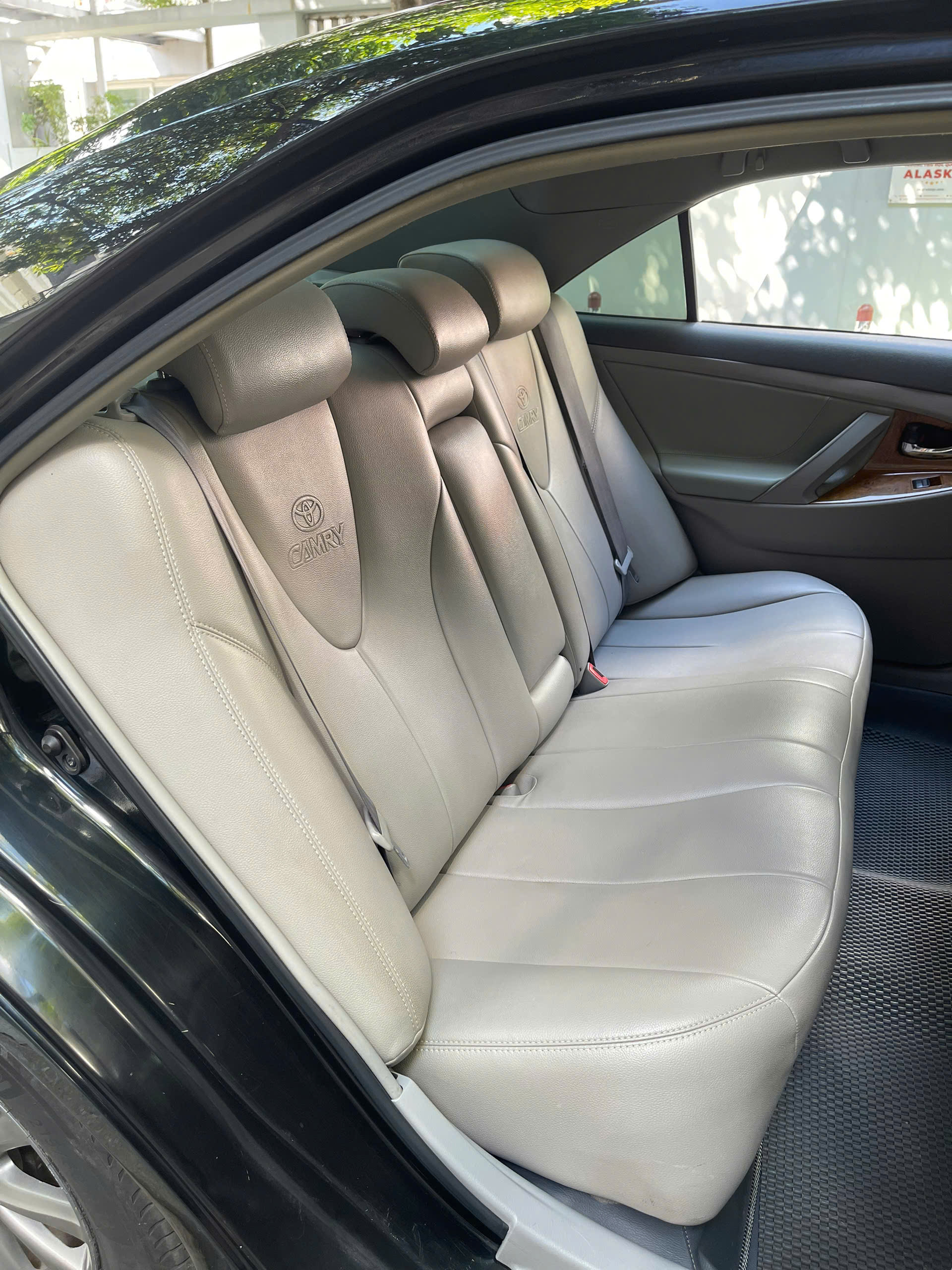 Toyota Camry LE 2.4 2018 màu đen