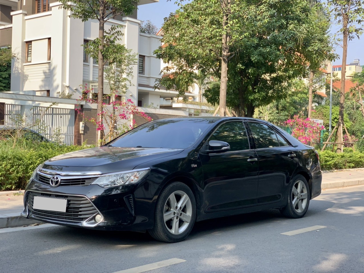 Toyota Camry 2.5Q sản xuất 2015 màu đen (Đã bán)