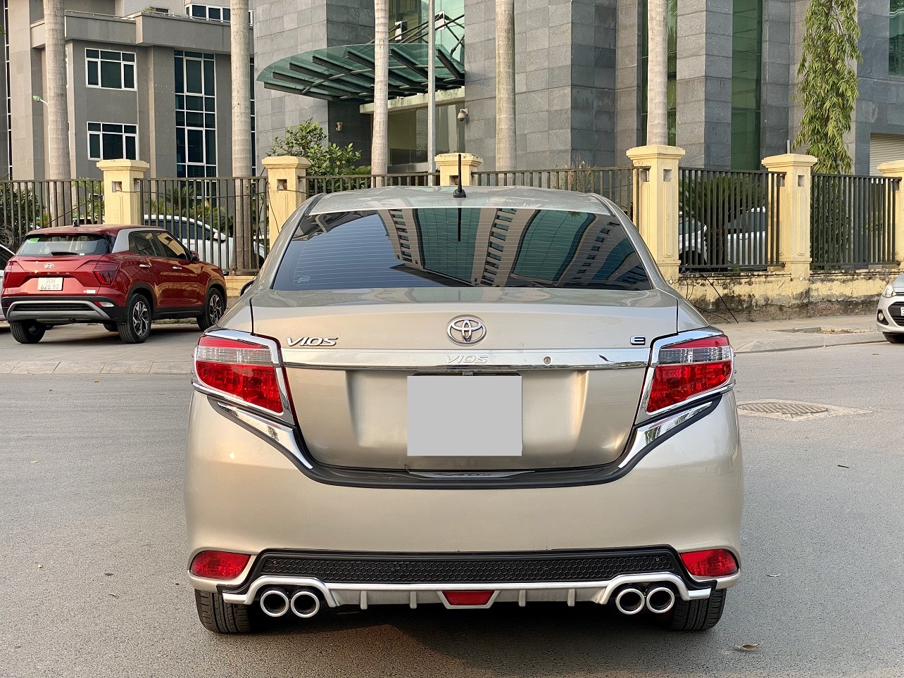 Toyota Vios 1.5E MT 2017 màu vàng cát (Đã bán)