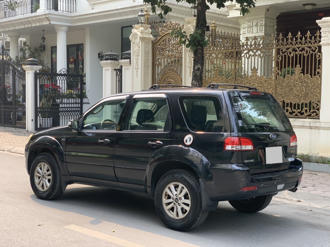 Ford Escape XLS 2.3L 4x2 2009 màu đen (Đã bán)