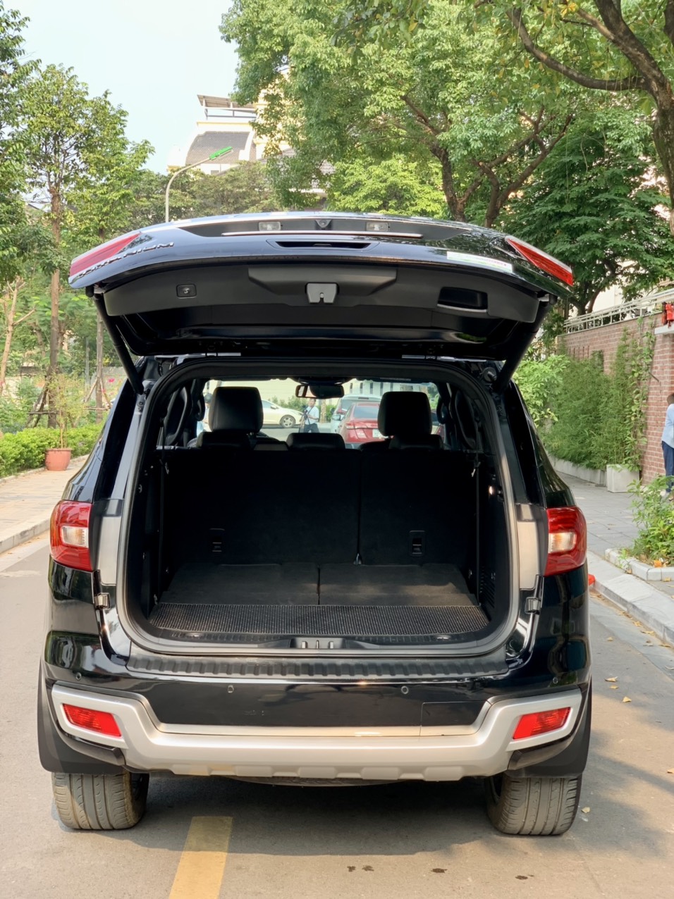 Ford Everest Titanium 2.0L 4x2 AT 2022 màu đen (Đã bán)