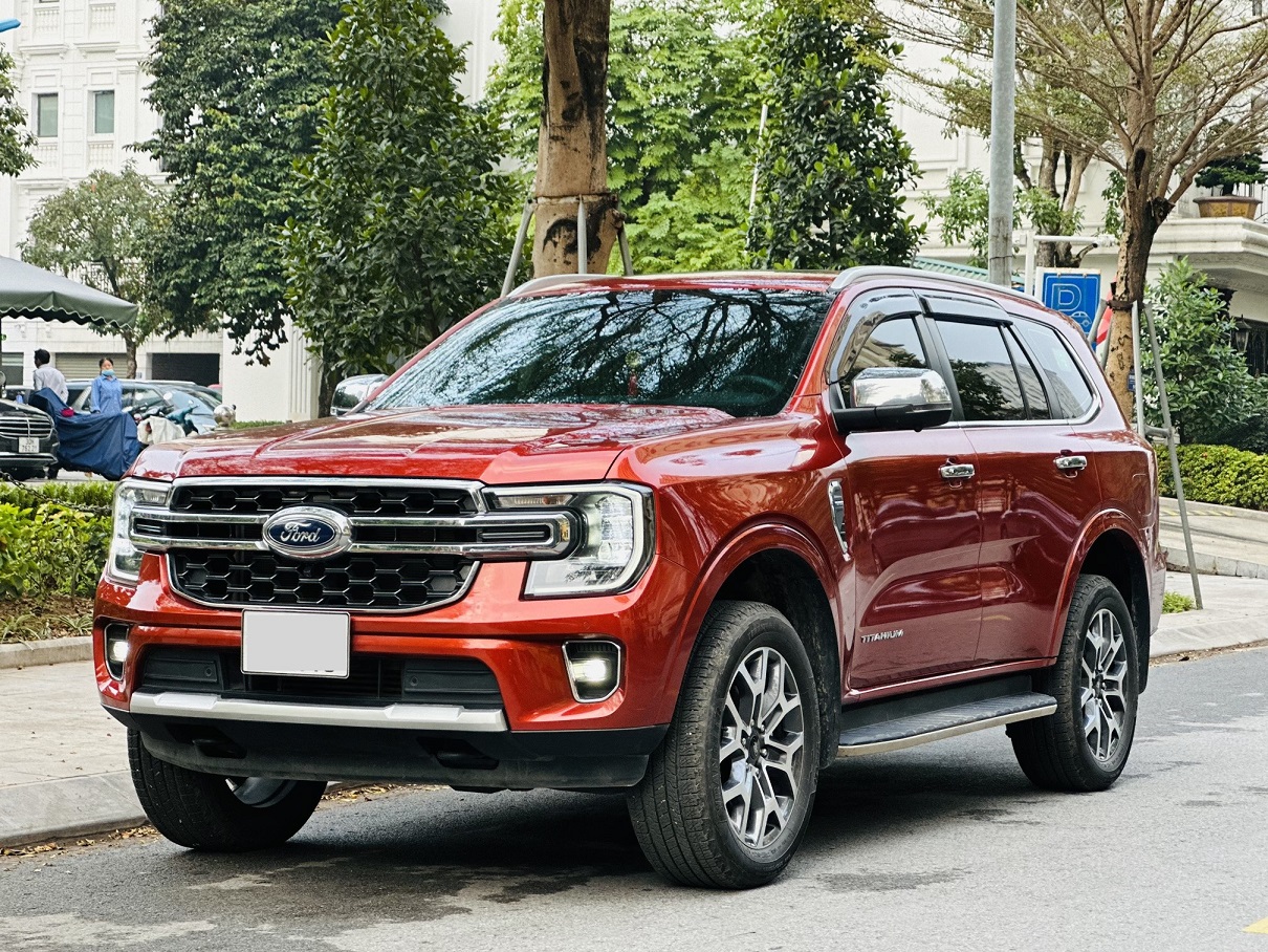 Ford Everest Titanium 2.0L 4x2 2022 model 2023 màu đỏ cam (Đã bán)