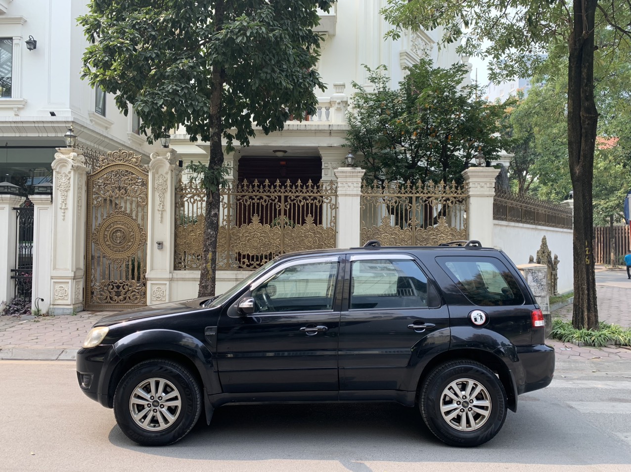 Ford Escape XLS 2.3L 4x2 2009 màu đen (Đã bán)
