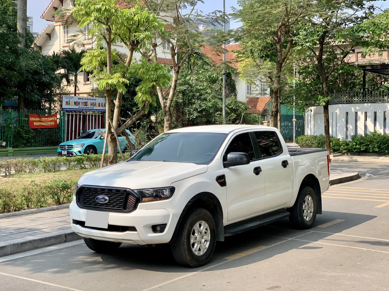 Ford Ranger XLS 2.2 AT 4x2 2021 màu trắng (Đã bán)