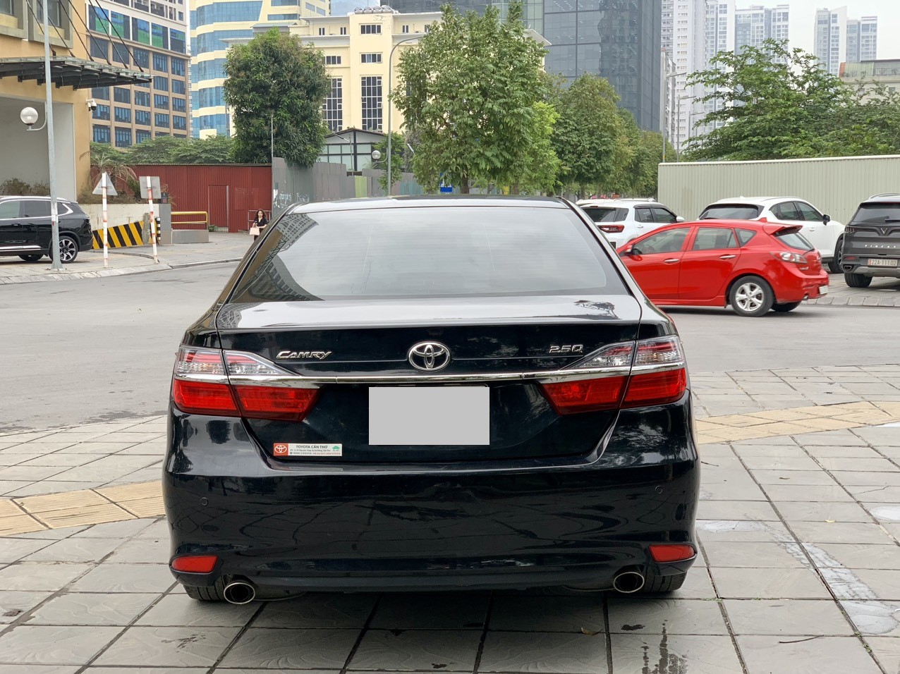 Toyota Camry 2.5Q 2016 màu đen (Đã bán)