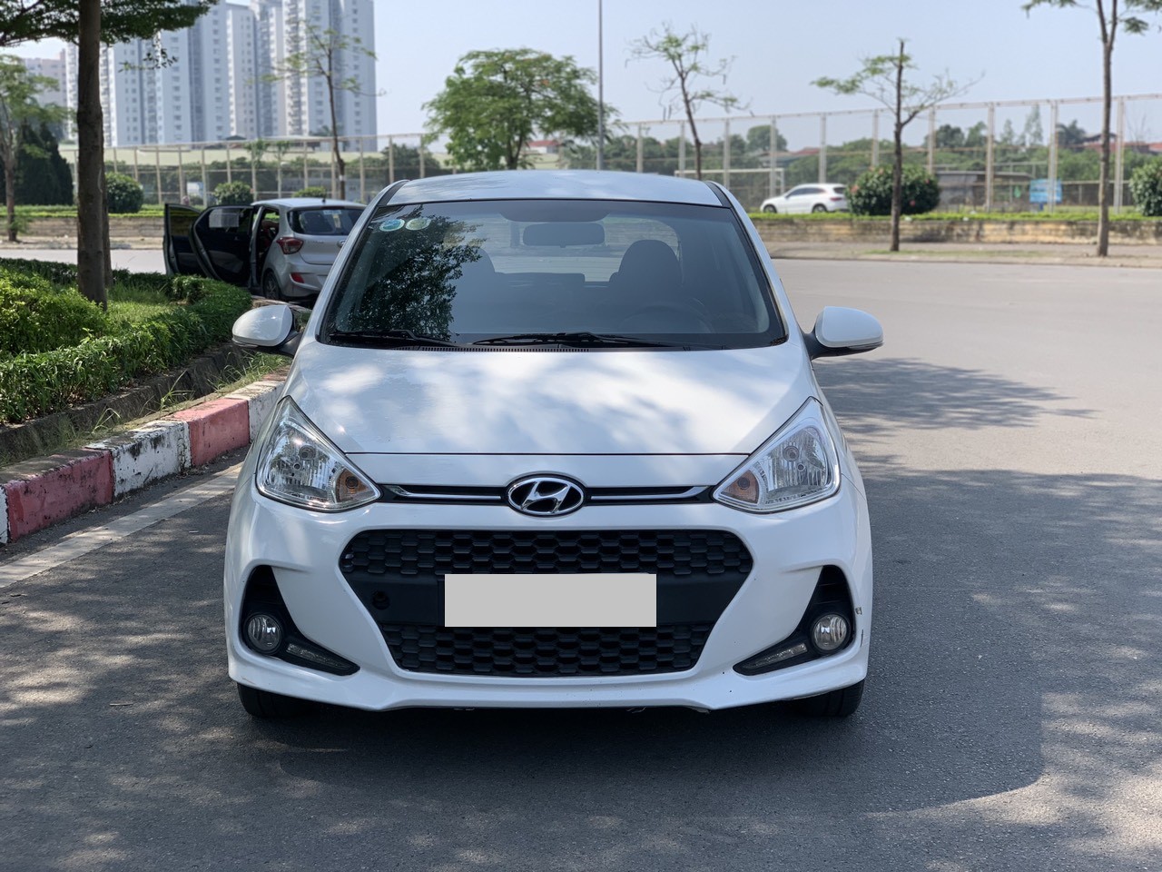 Hyundai I10 GLS1.2AT 2018 màu trắng (Đã bán)