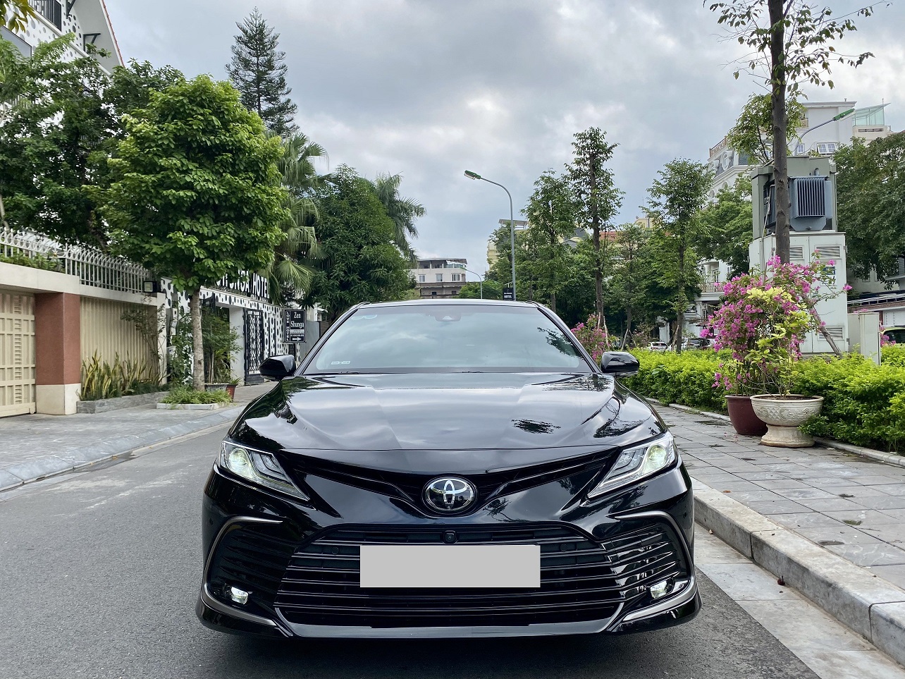 Toyota Camry 2.5Q 2022 màu đen (Đã bán)