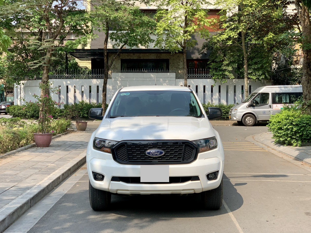Ford Ranger XLS 2.2 AT 4x2 2021 màu trắng (Đã bán)