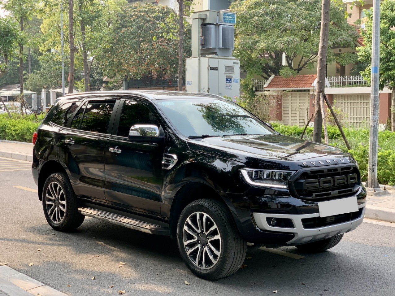 Ford Everest Titanium 2.0L 4x2 AT 2022 màu đen (Đã bán)
