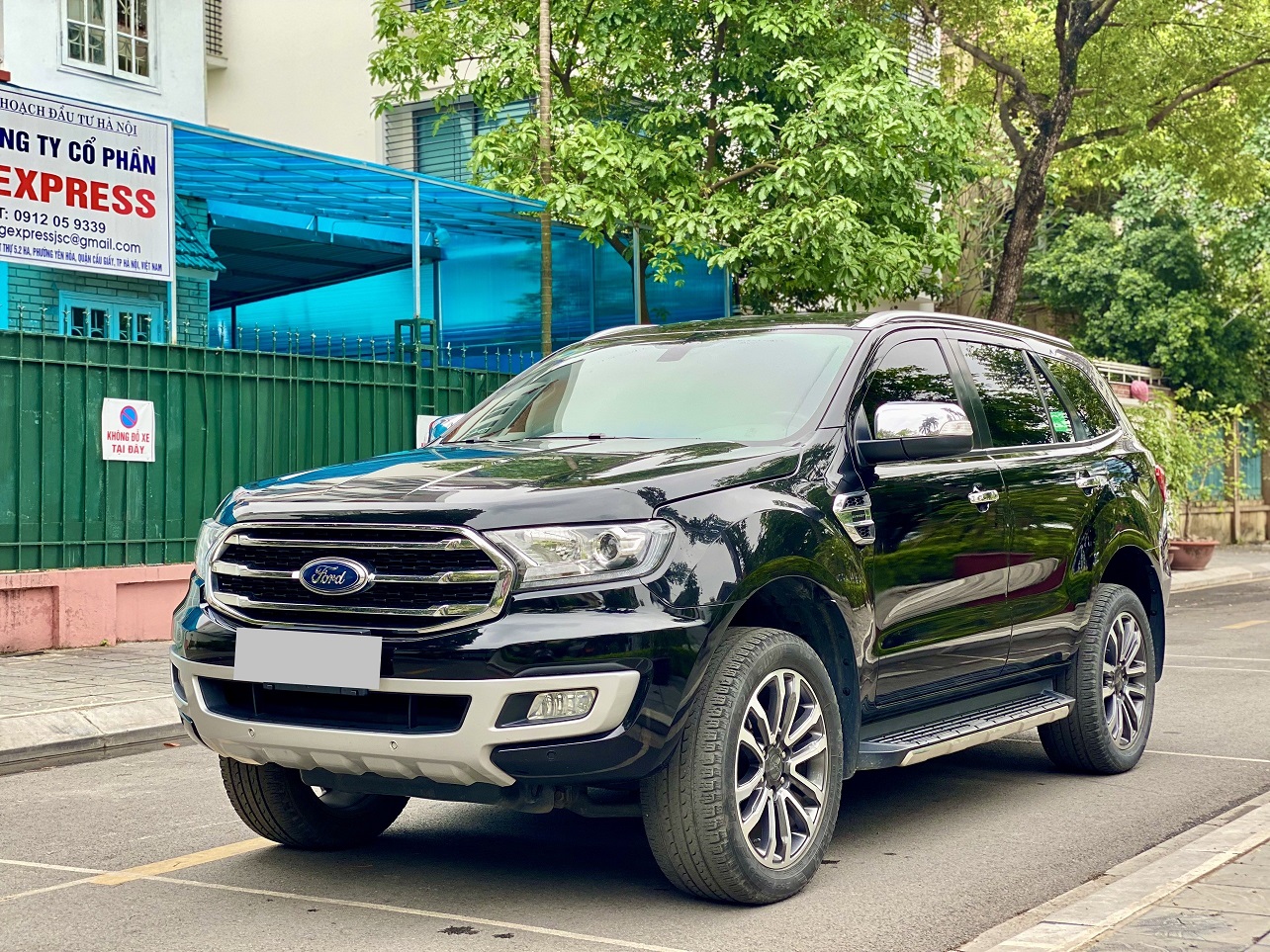 Ford Everest Titanium 4x2 2019 ĐKLĐ 2020 màu đen (Đã bán)