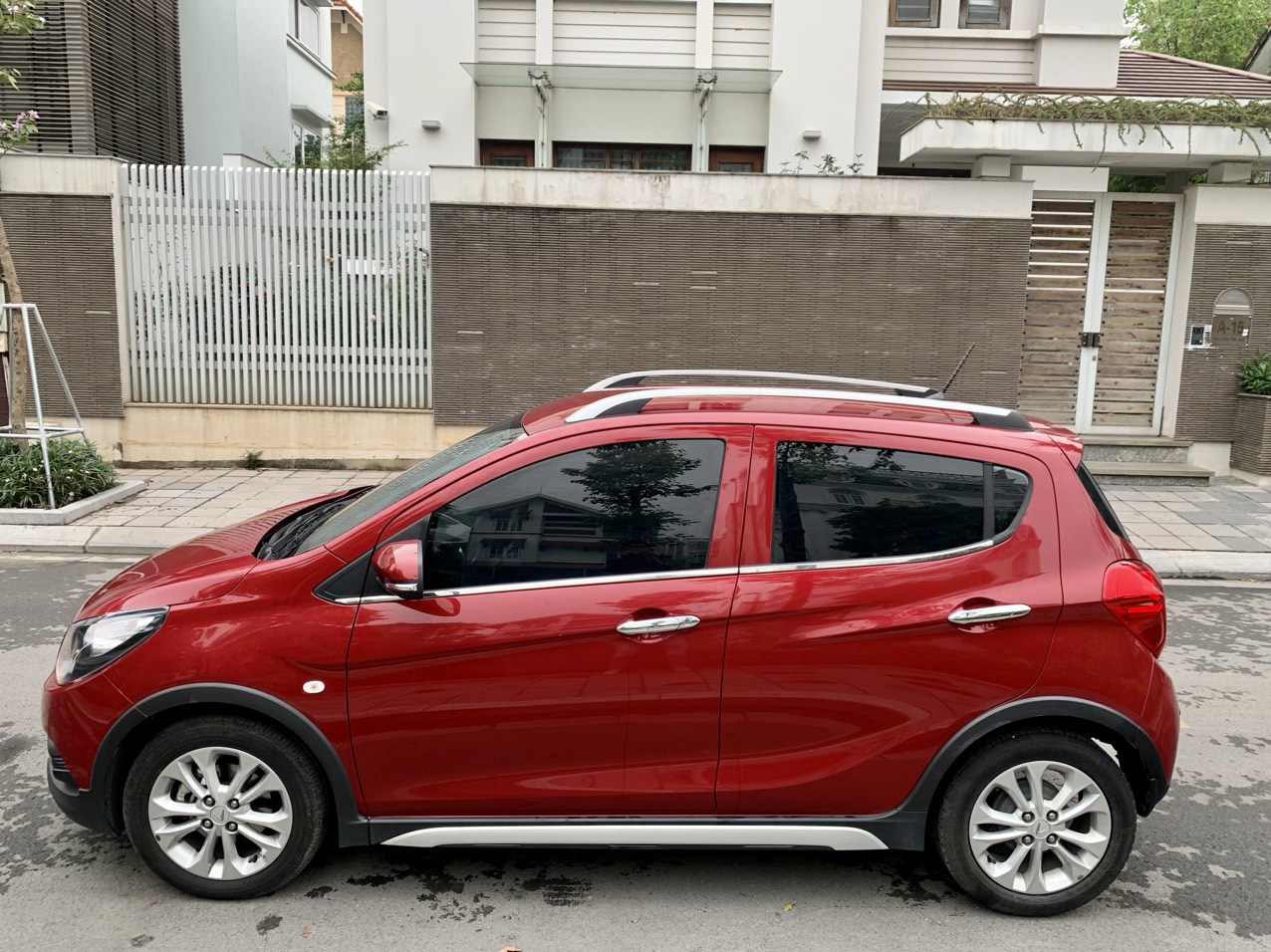 Vinfast Fadil Base 2021 màu đỏ (đã bán)