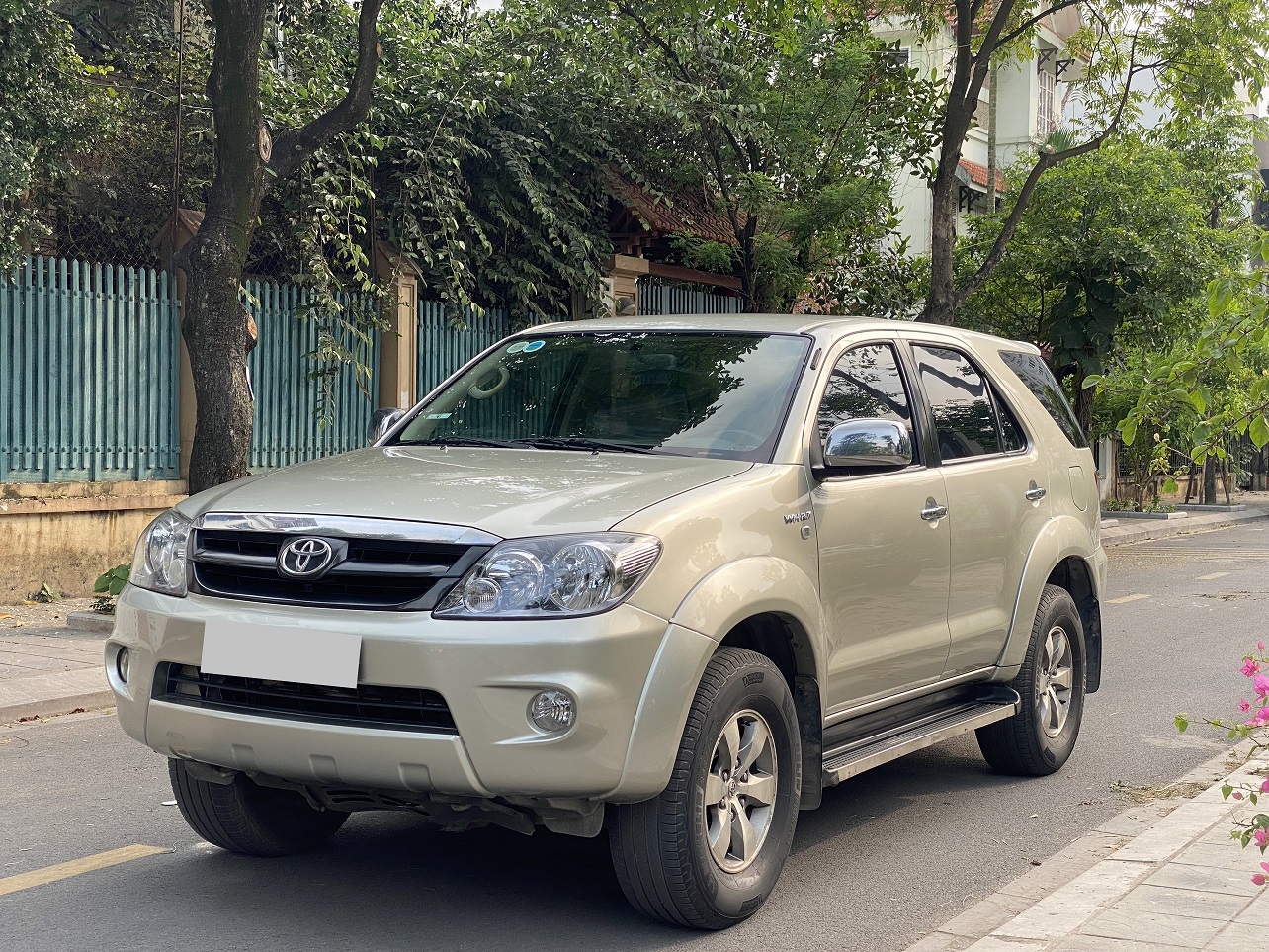 Toyota Fortuner SR5 2.7AT 4x4 2007 ĐKLĐ 2008 màu bạc (đã bán)
