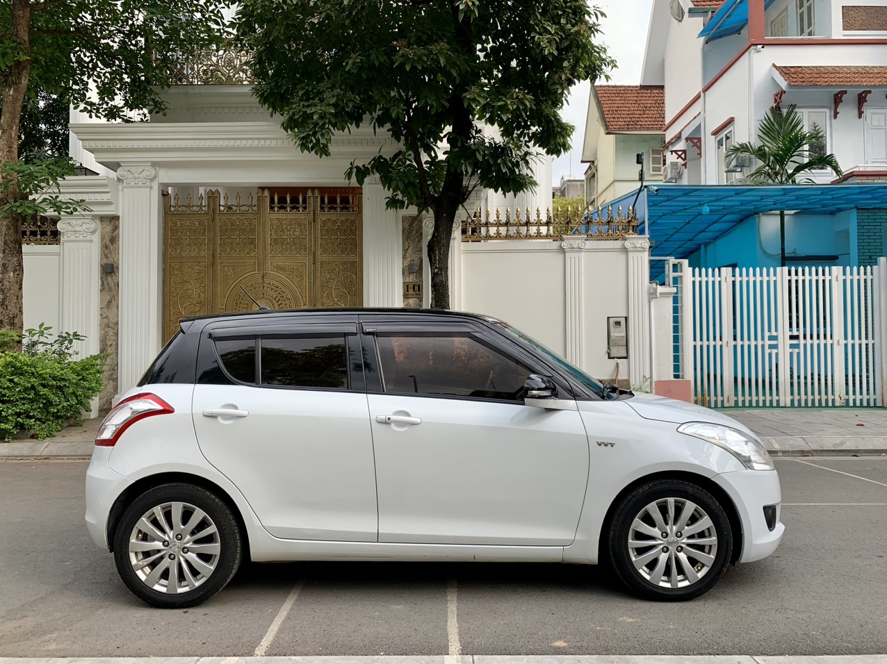 Suzuki Swift 1.4AT 2017 màu trắng (đã bán)