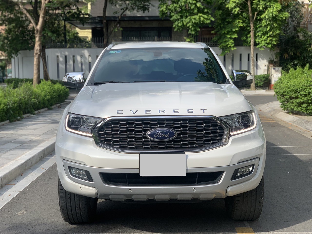 Ford Everest Titanium 2.0L 4x2 AT 2021 màu trắng (Đã bán)