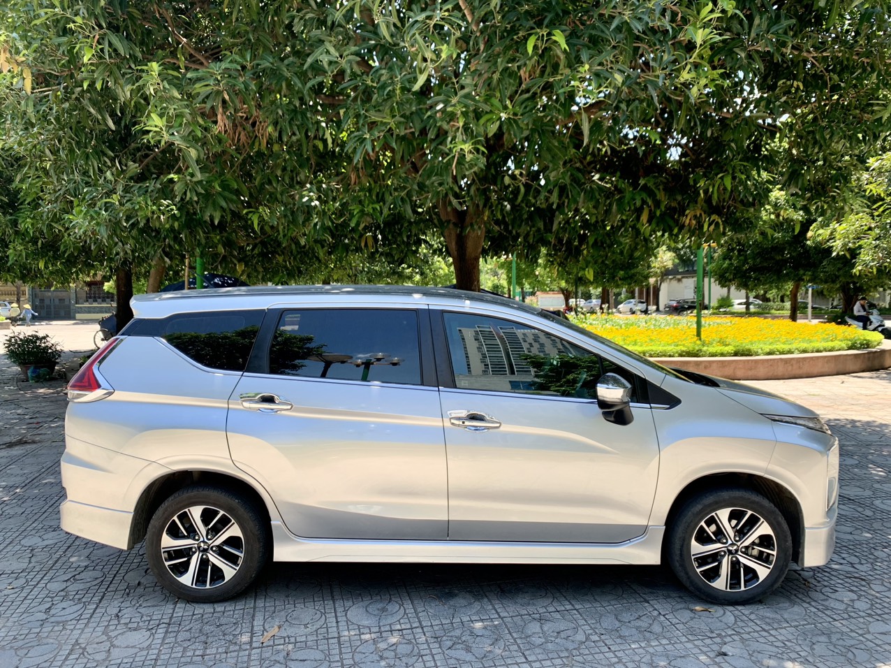 Mitsubishi Xpander 1.5AT 2018 ĐKLĐ 2019 màu bạc (Đã bán)