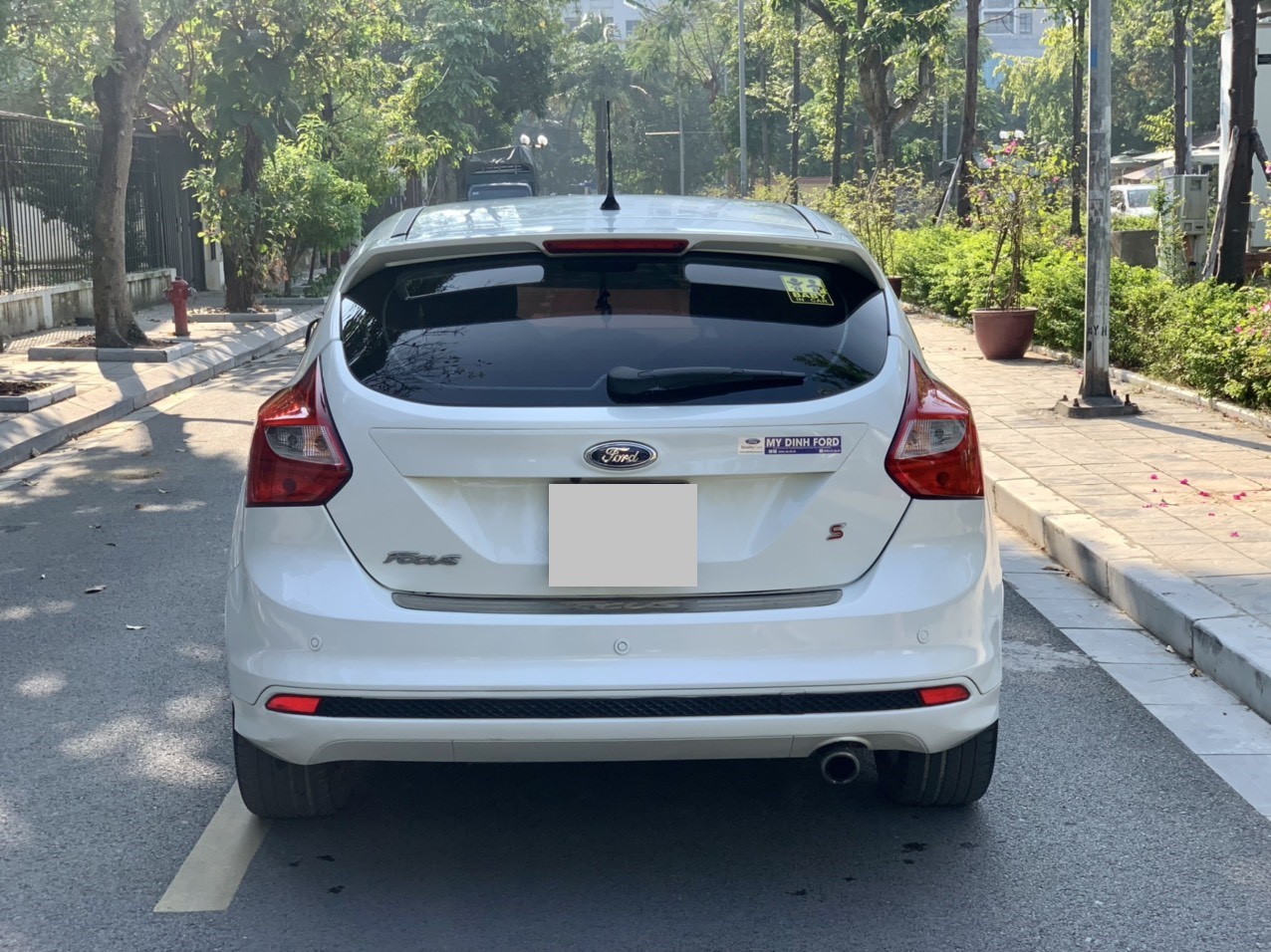 Ford Focus Sport 2.0AT 2014 màu trắng (Đã bán)