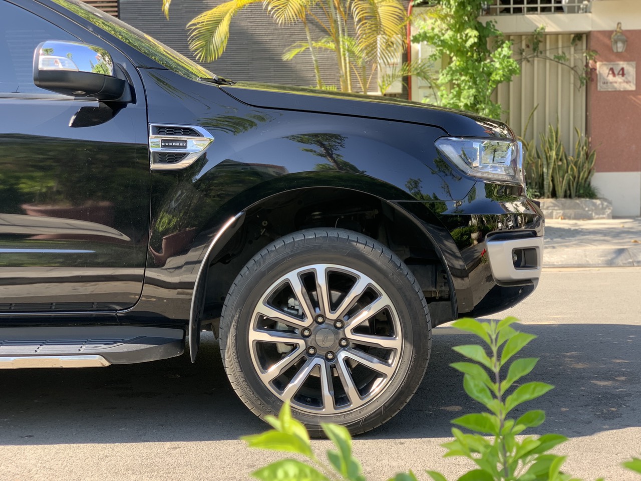 Ford Everest Titanium 2.0L 4x2 AT 2020 màu đen (Đã bán)