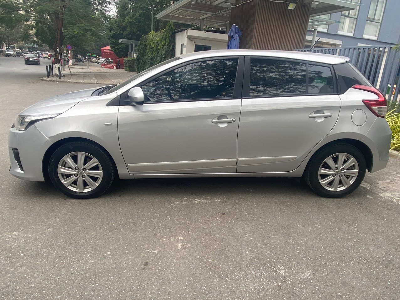 Toyota Yaris 1.5E 2016 màu bạc (Đã bán)